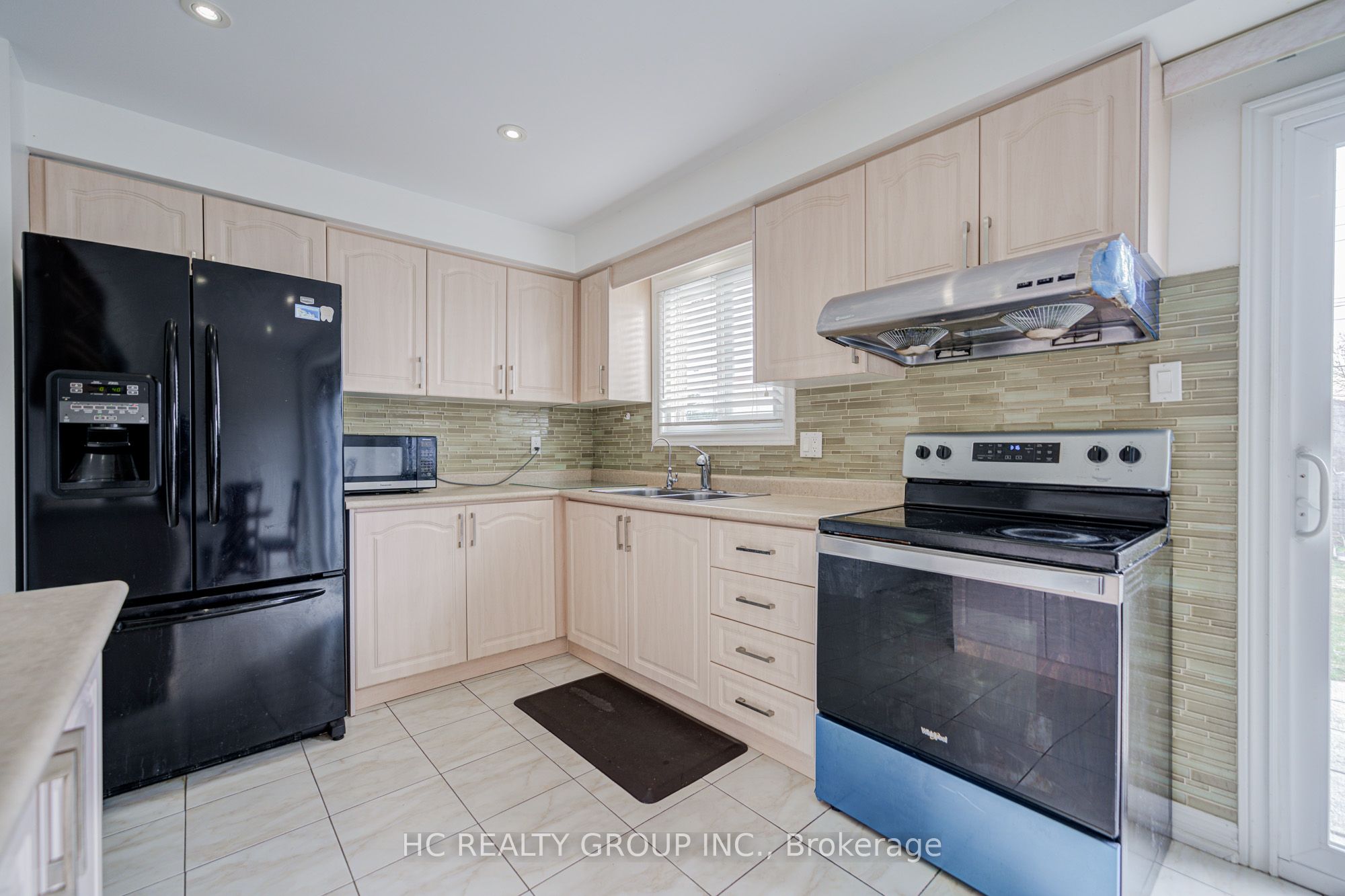 Photo 16 of 21 Appleby Crescent, Markham, Milliken Mills West — HOMEH