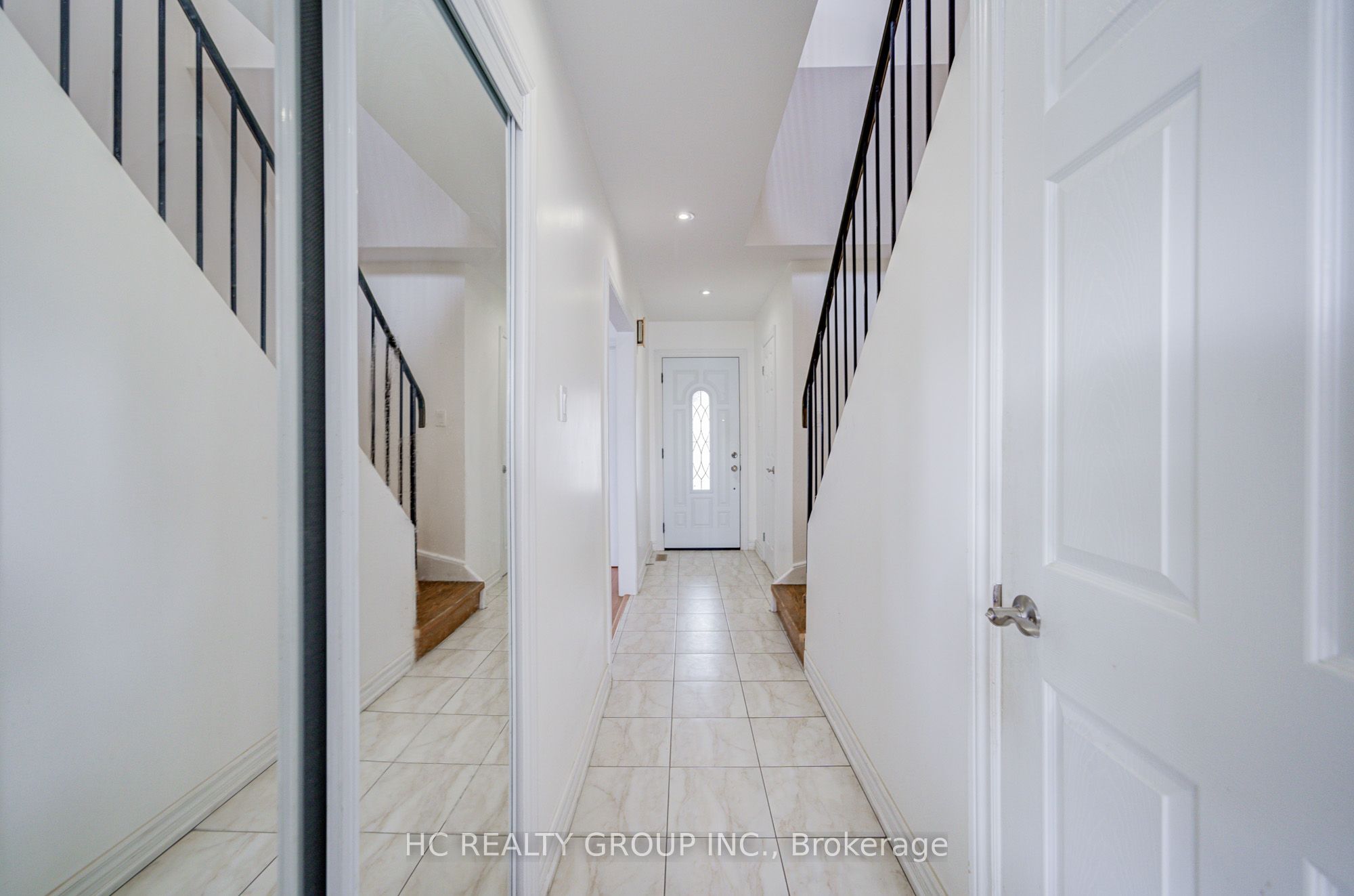 Photo 5 of 21 Appleby Crescent, Markham, Milliken Mills West — HOMEH