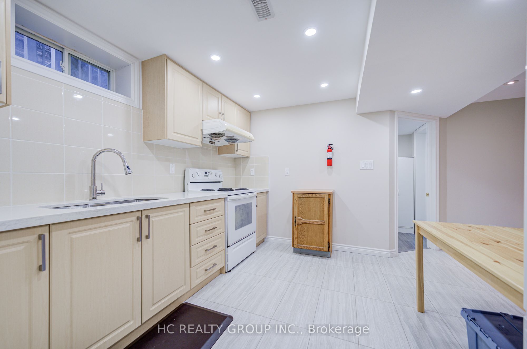 Photo 10 of 21 Appleby Crescent, Markham, Milliken Mills West — HOMEH