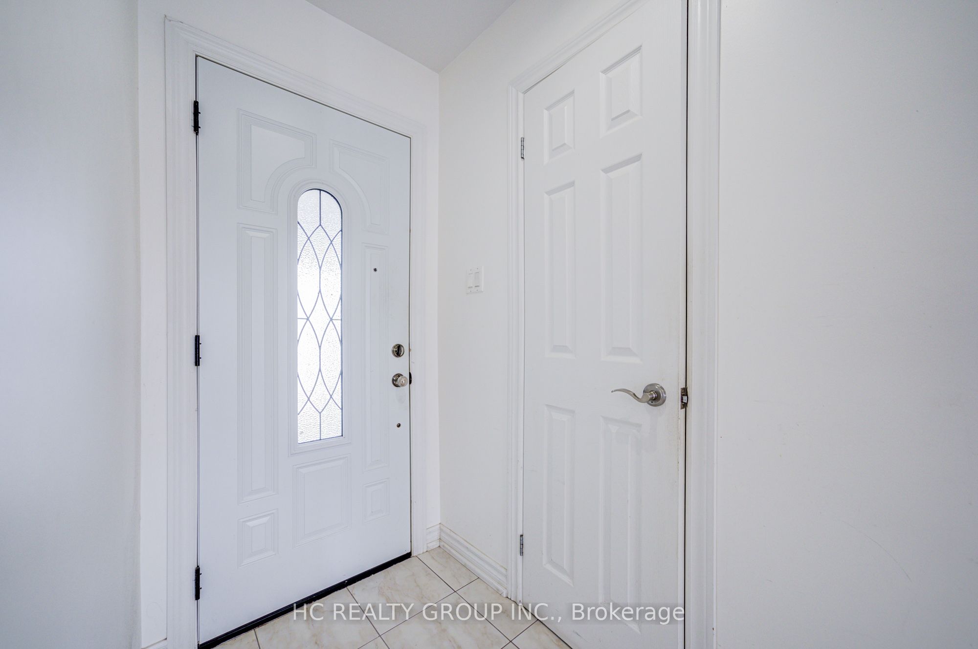 Photo 4 of 21 Appleby Crescent, Markham, Milliken Mills West — HOMEH