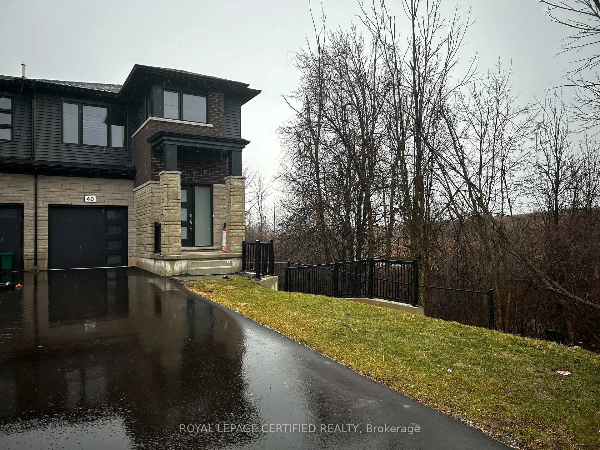 Photo 2 of 40 Whelan Court, Thorold, Hurricane/Merrittville — HOMEH