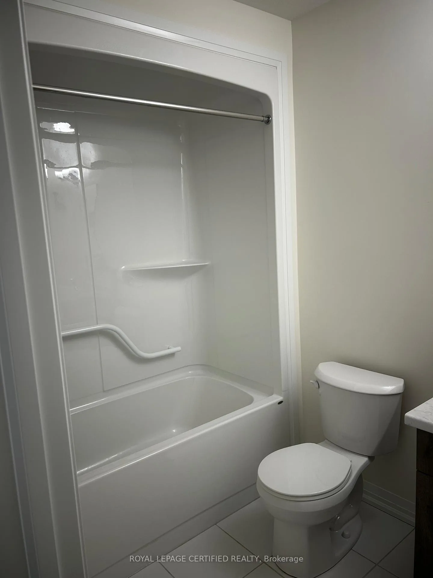 Photo 20 of 40 Whelan Court, Thorold, Hurricane/Merrittville — HOMEH