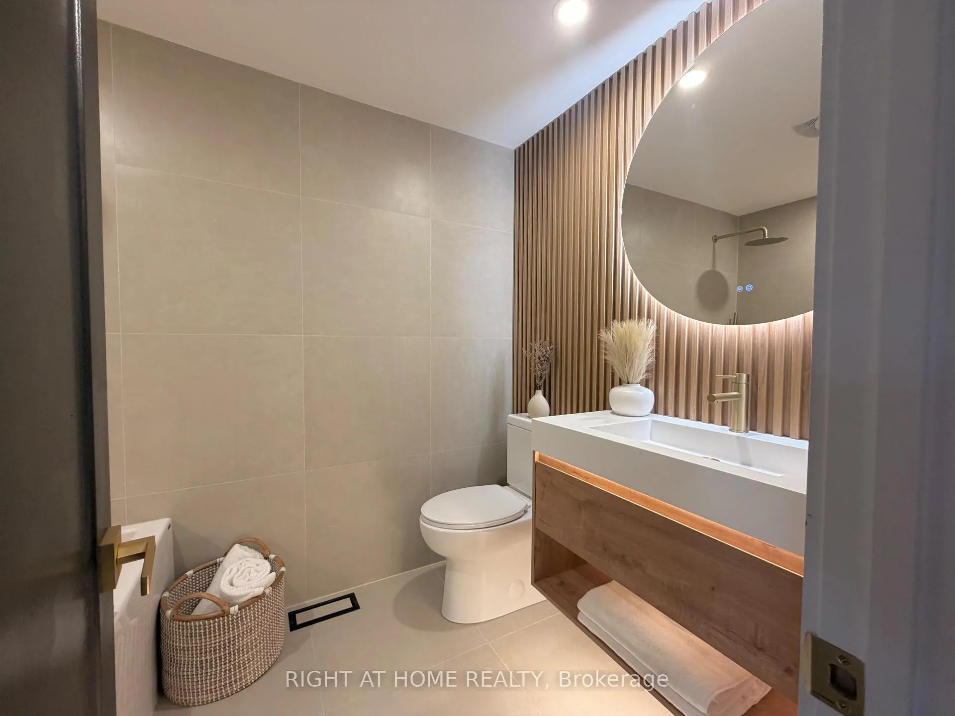 Photo 13 of 238 Bartley Bull Parkway, Brampton, Brampton East — HOMEH