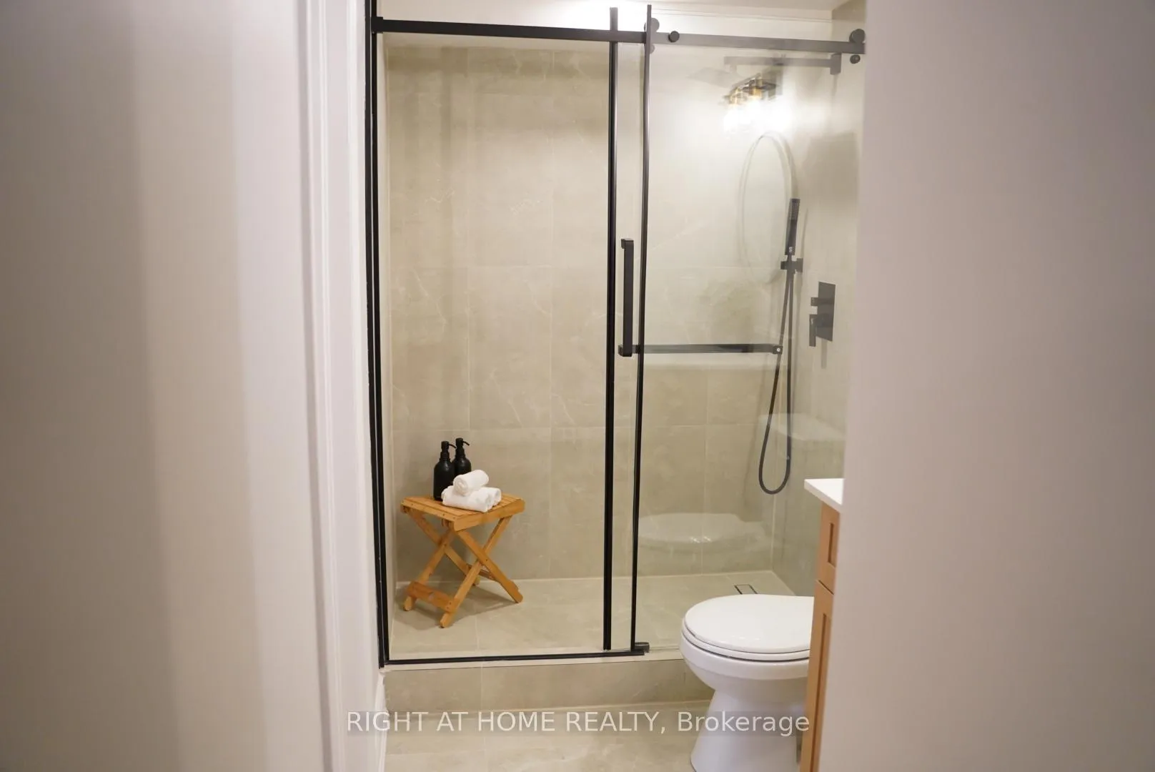 Photo 26 of 238 Bartley Bull Parkway, Brampton, Brampton East — HOMEH