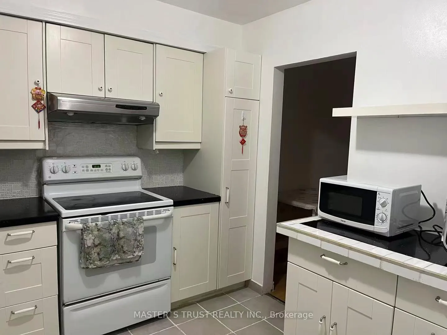 Photo 5 of Unit 35, 10 Esterbrooke Avenue, North York, Don Valley Village — HOMEH