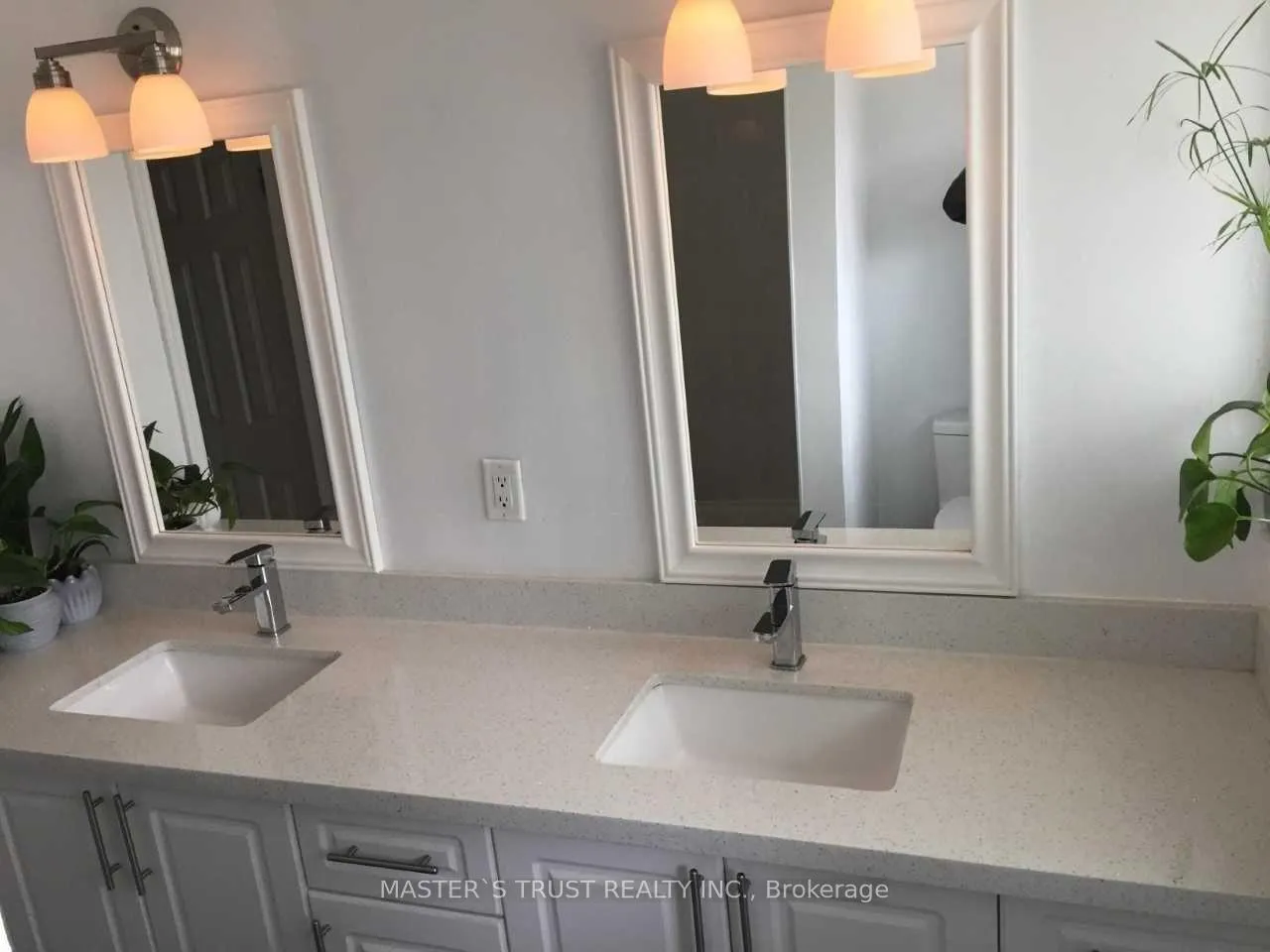 Photo 6 of Unit 35, 10 Esterbrooke Avenue, North York, Don Valley Village — HOMEH