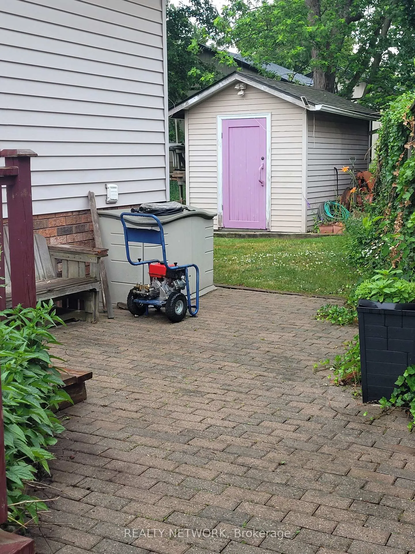 Photo 6 of 9 Valley Road, St. Catharines, Western Hill — HOMEH