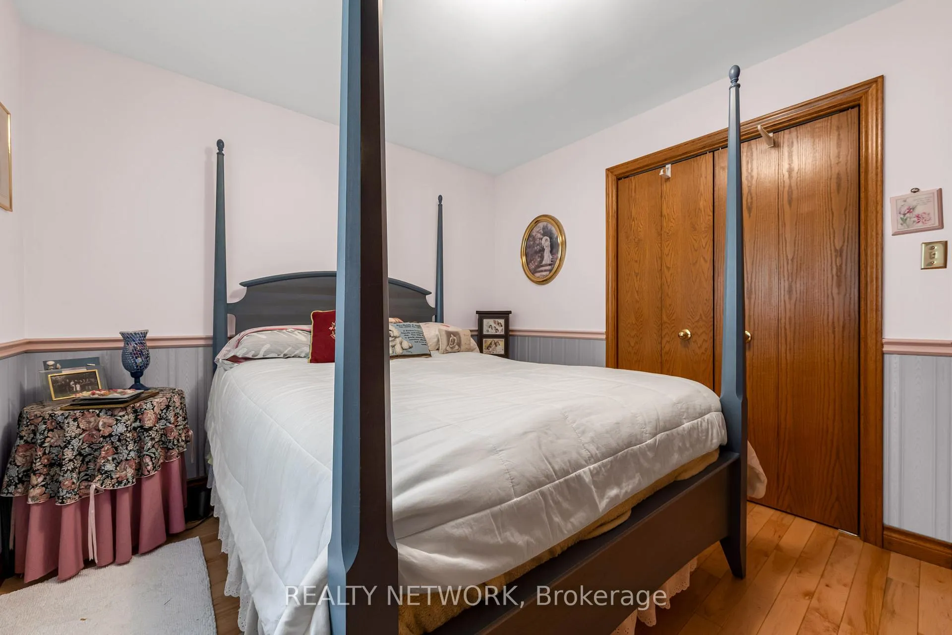 Photo 11 of 9 Valley Road, St. Catharines, Western Hill — HOMEH