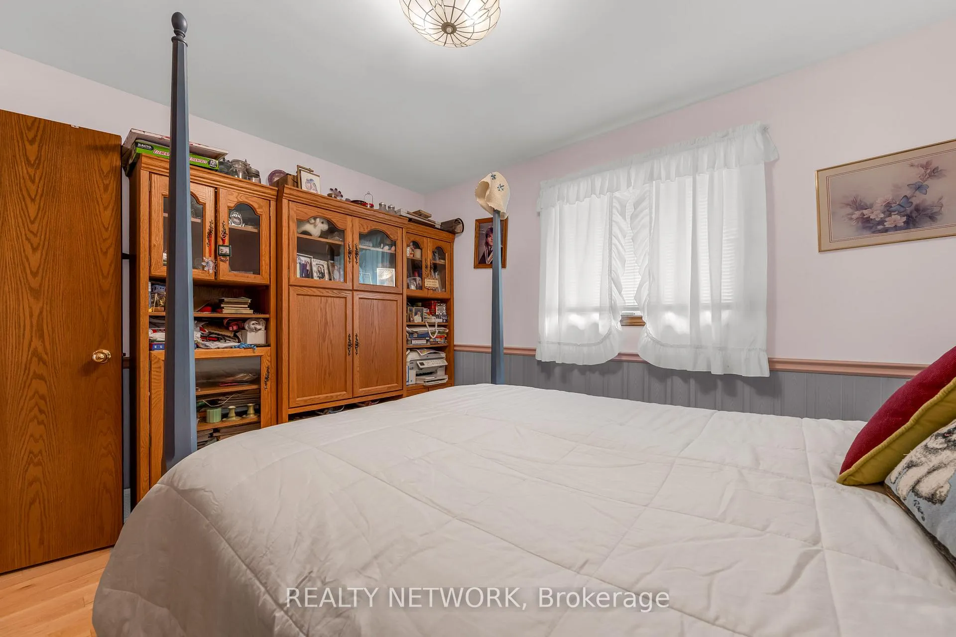 Photo 12 of 9 Valley Road, St. Catharines, Western Hill — HOMEH