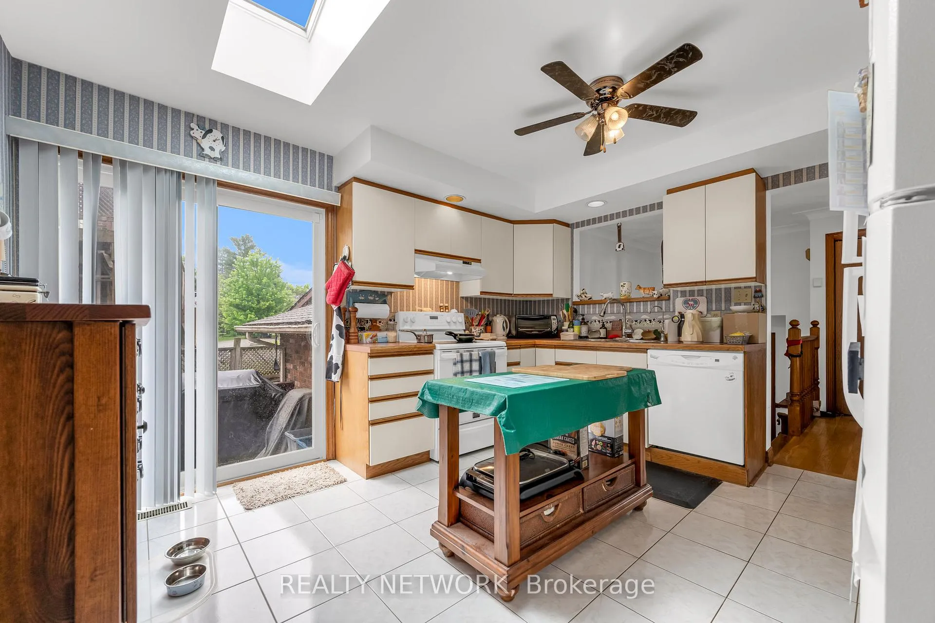 Photo 15 of 9 Valley Road, St. Catharines, Western Hill — HOMEH