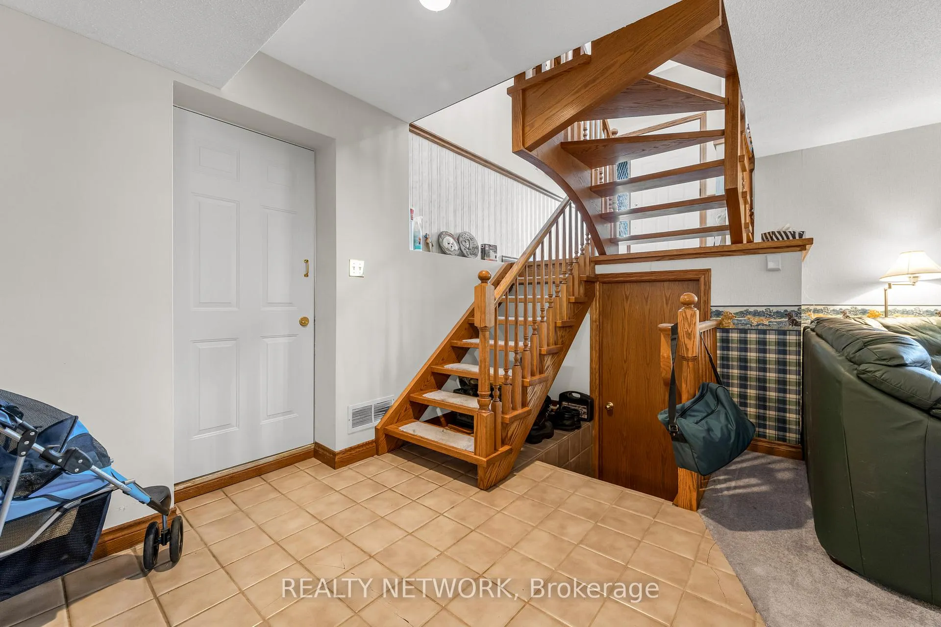 Photo 22 of 9 Valley Road, St. Catharines, Western Hill — HOMEH