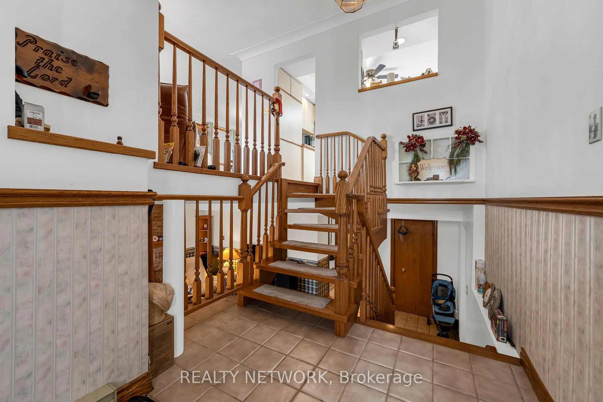 Photo 35 of 9 Valley Road, St. Catharines, Western Hill — HOMEH