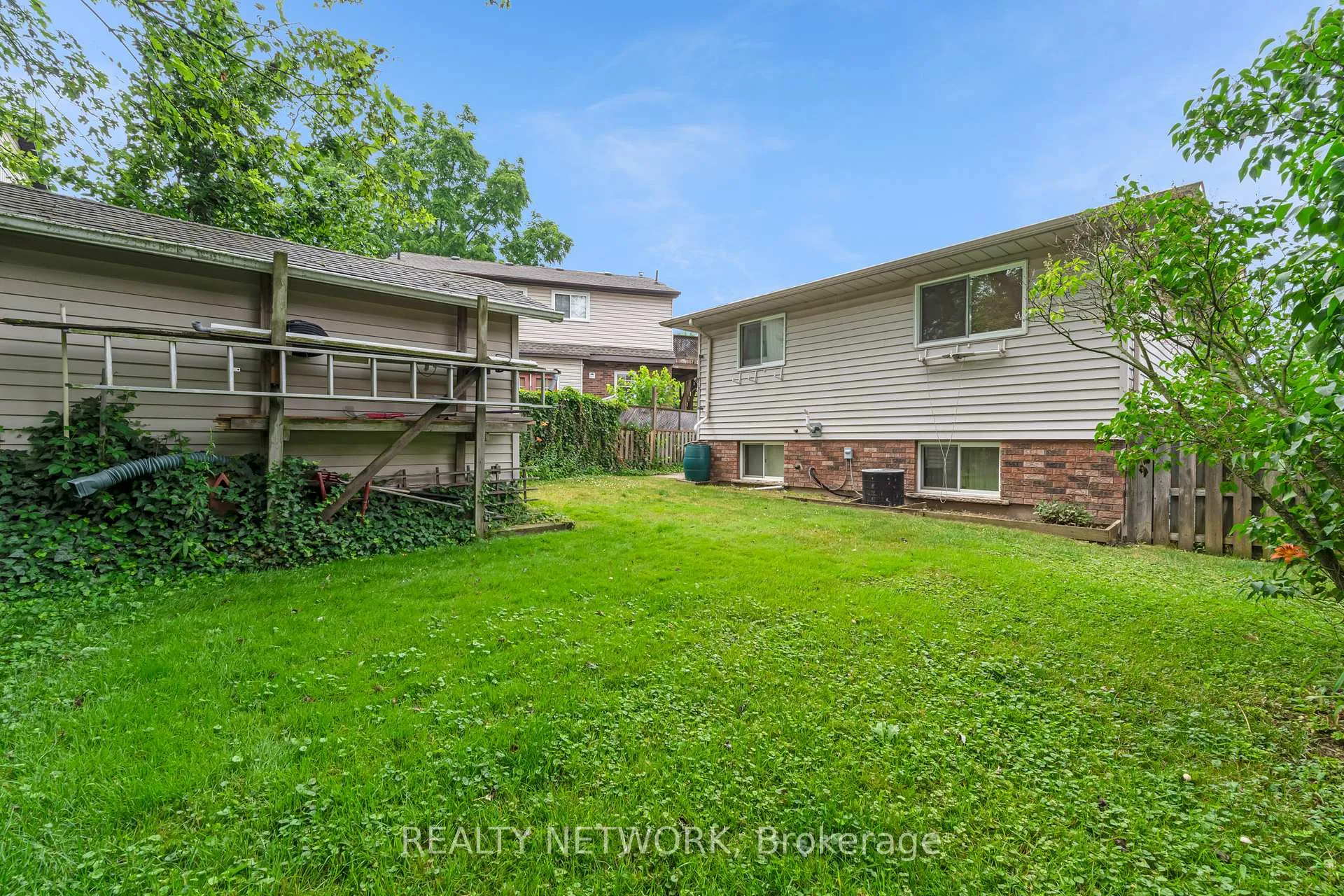 Photo 39 of 9 Valley Road, St. Catharines, Western Hill — HOMEH
