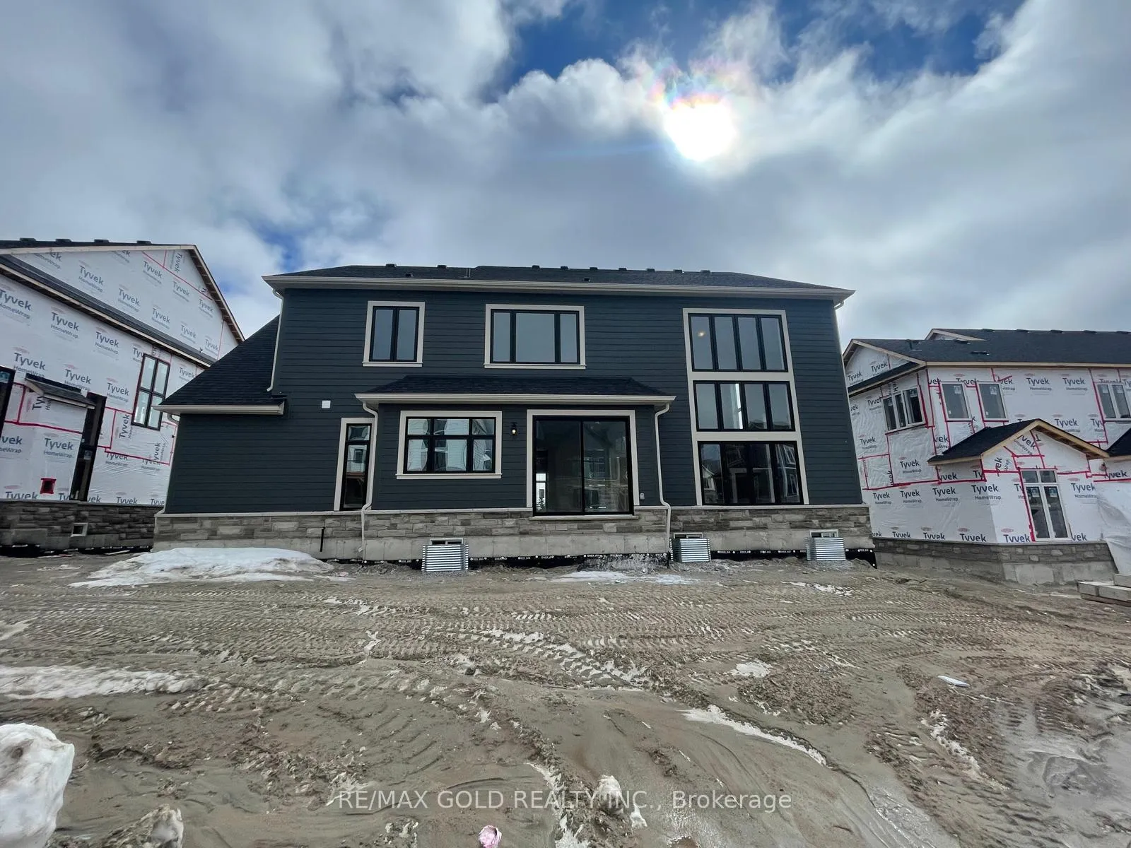 Photo 3 of 44 Pearsall Place, Oro-Medonte, Rural Oro-Medonte — HOMEH