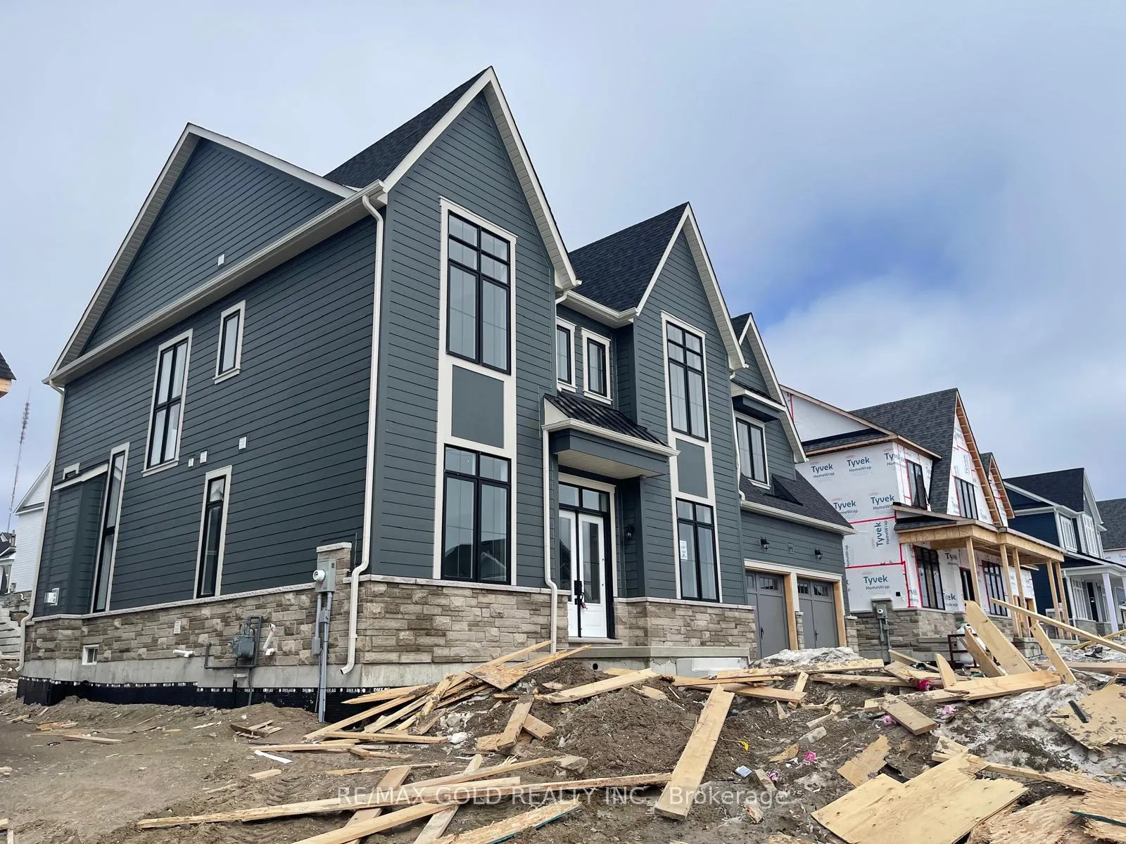 Photo 4 of 44 Pearsall Place, Oro-Medonte, Rural Oro-Medonte — HOMEH