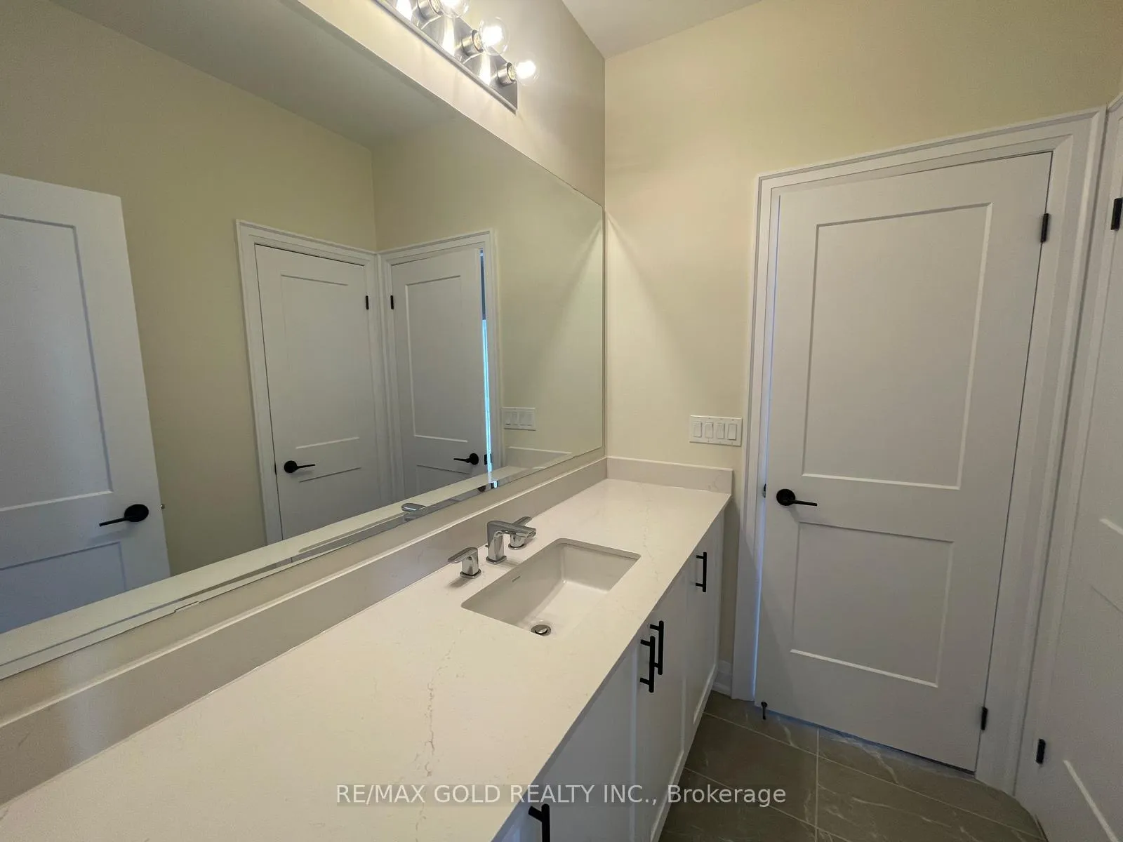 Photo 34 of 44 Pearsall Place, Oro-Medonte, Rural Oro-Medonte — HOMEH