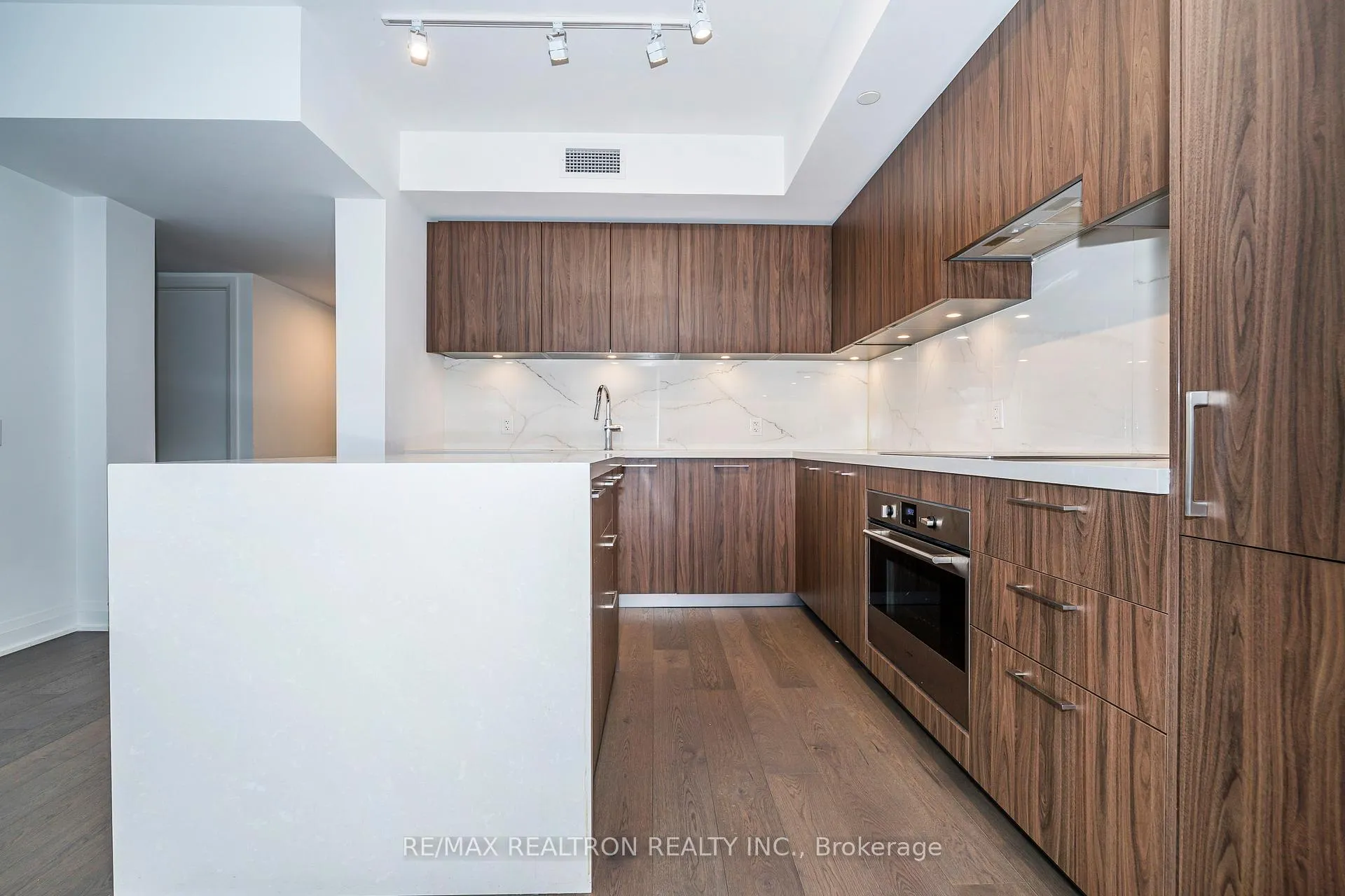 Photo 6 of Unit 1206, 33 Frederick Todd Way, Toronto, Thorncliffe Park — HOMEH