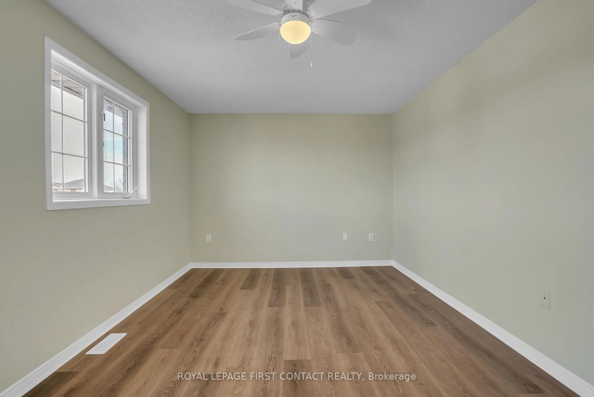 Photo 15 of 3 Srigley Street, Barrie, Holly — HOMEH