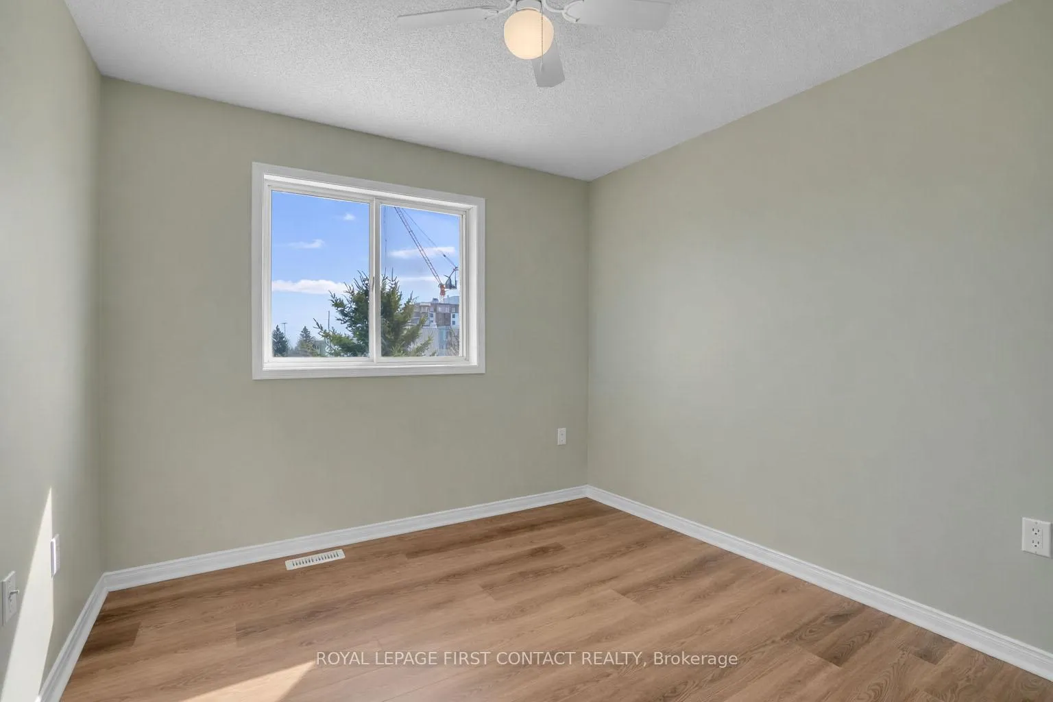 Photo 19 of 3 Srigley Street, Barrie, Holly — HOMEH