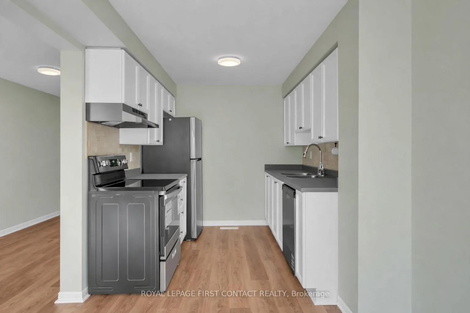 Photo 24 of 3 Srigley Street, Barrie, Holly — HOMEH