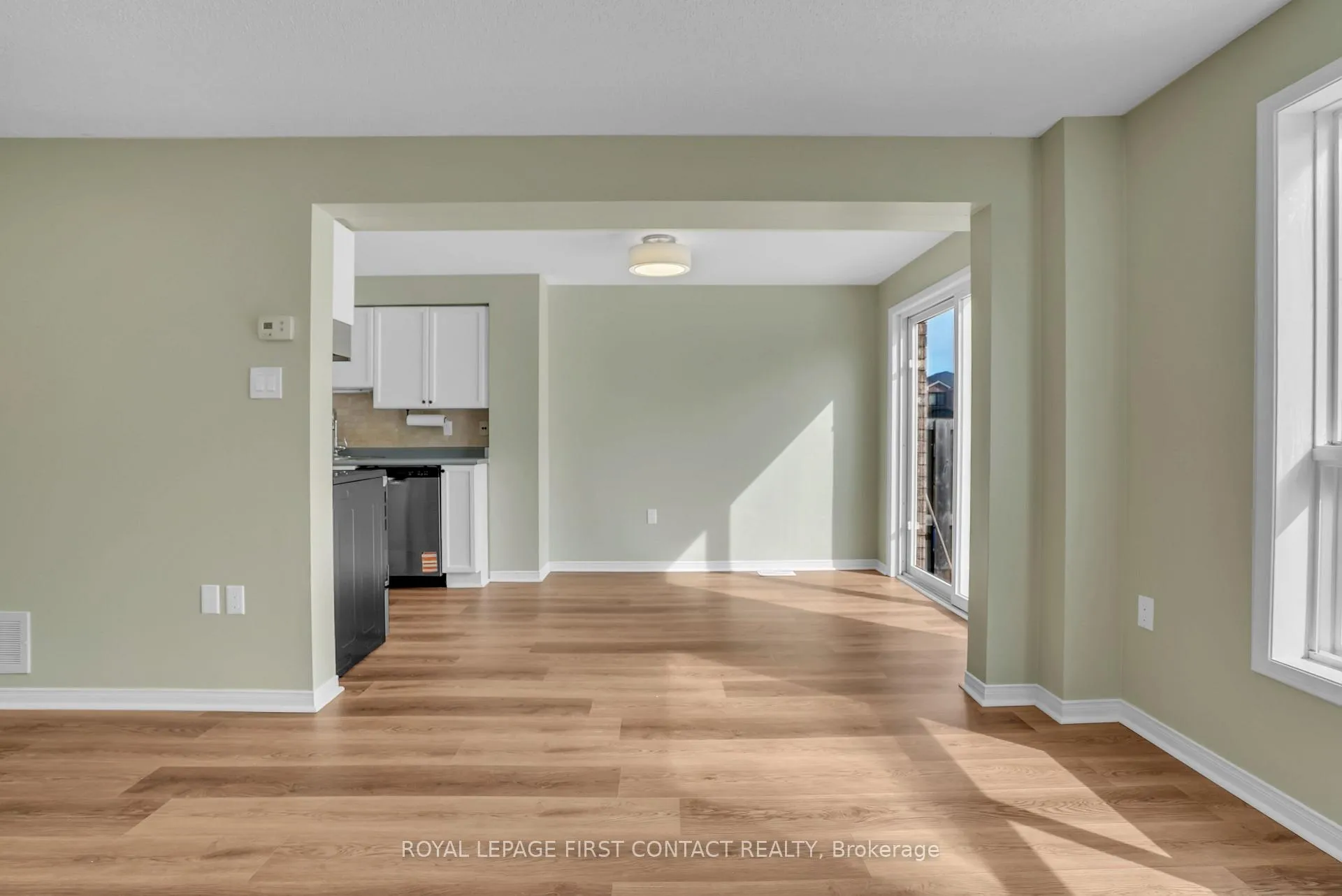Photo 25 of 3 Srigley Street, Barrie, Holly — HOMEH