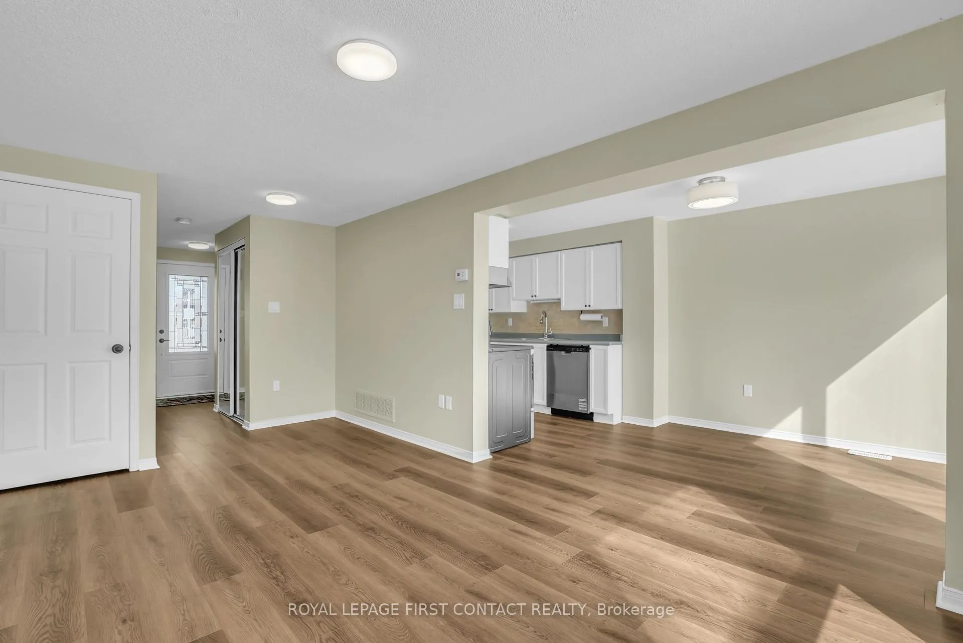 Photo 31 of 3 Srigley Street, Barrie, Holly — HOMEH