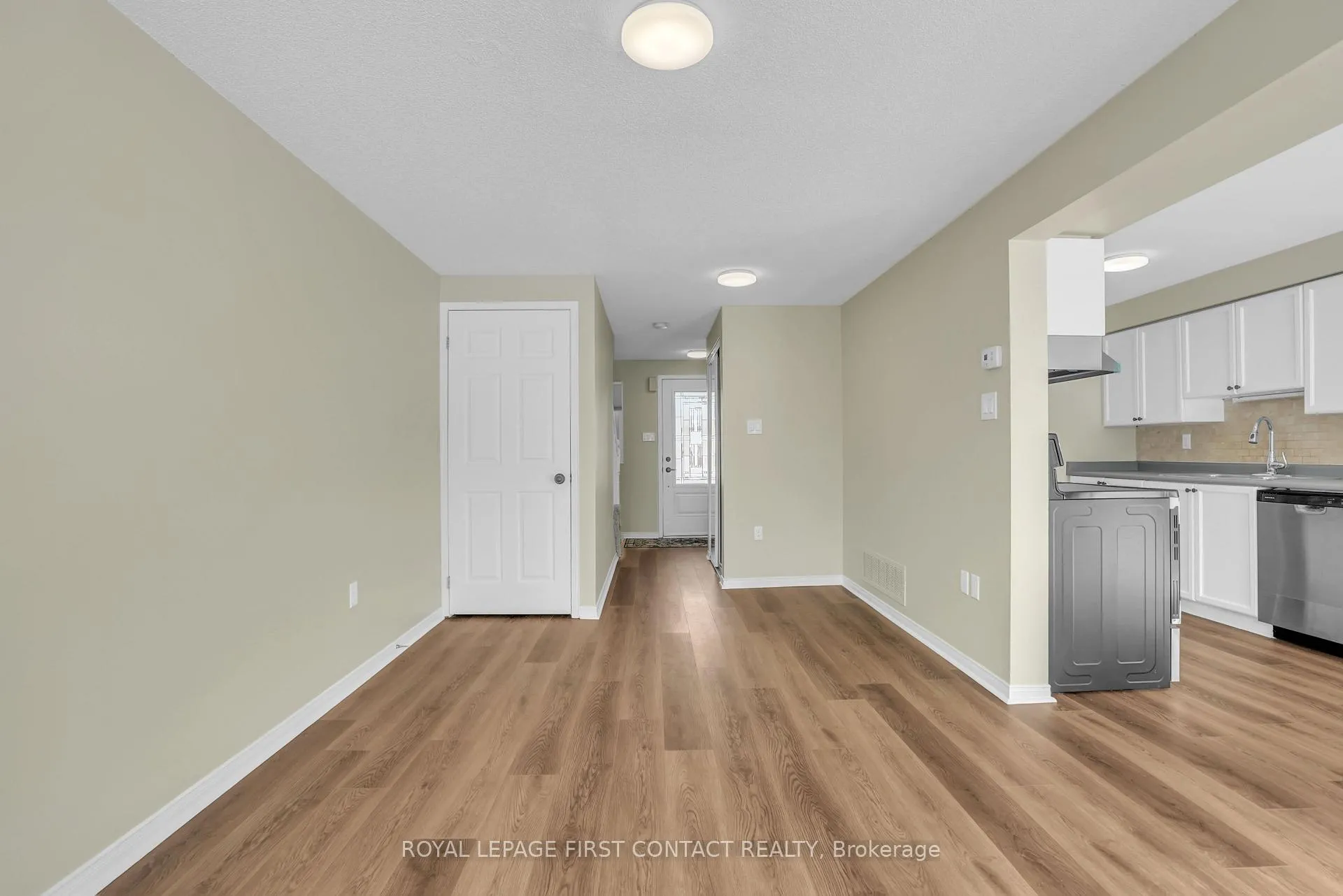 Photo 32 of 3 Srigley Street, Barrie, Holly — HOMEH