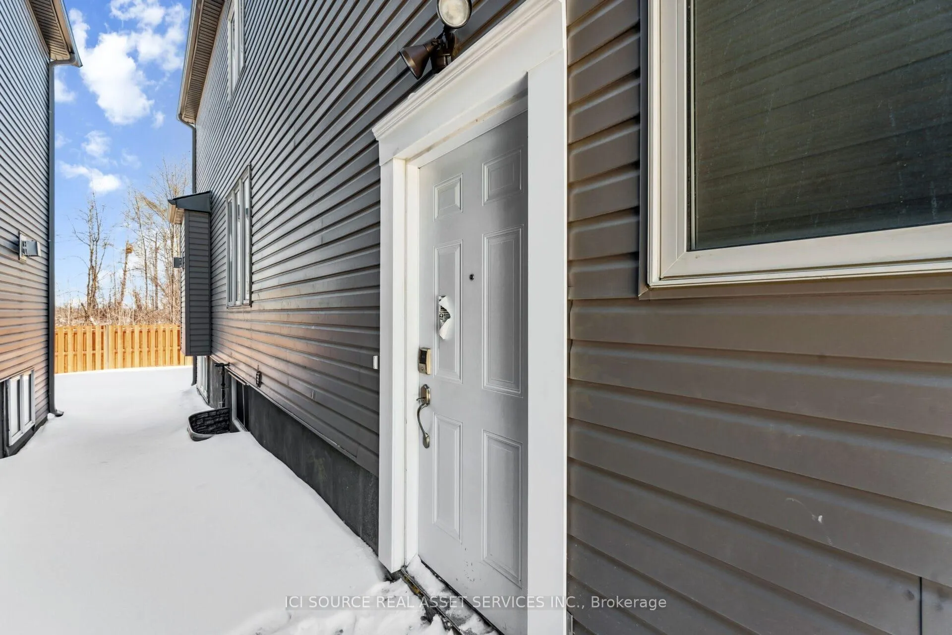 Photo 2 of Unit Basement, 168 Gosling Crescent, Ottawa, Kanata - Morgan's Grant/South March — HOMEH