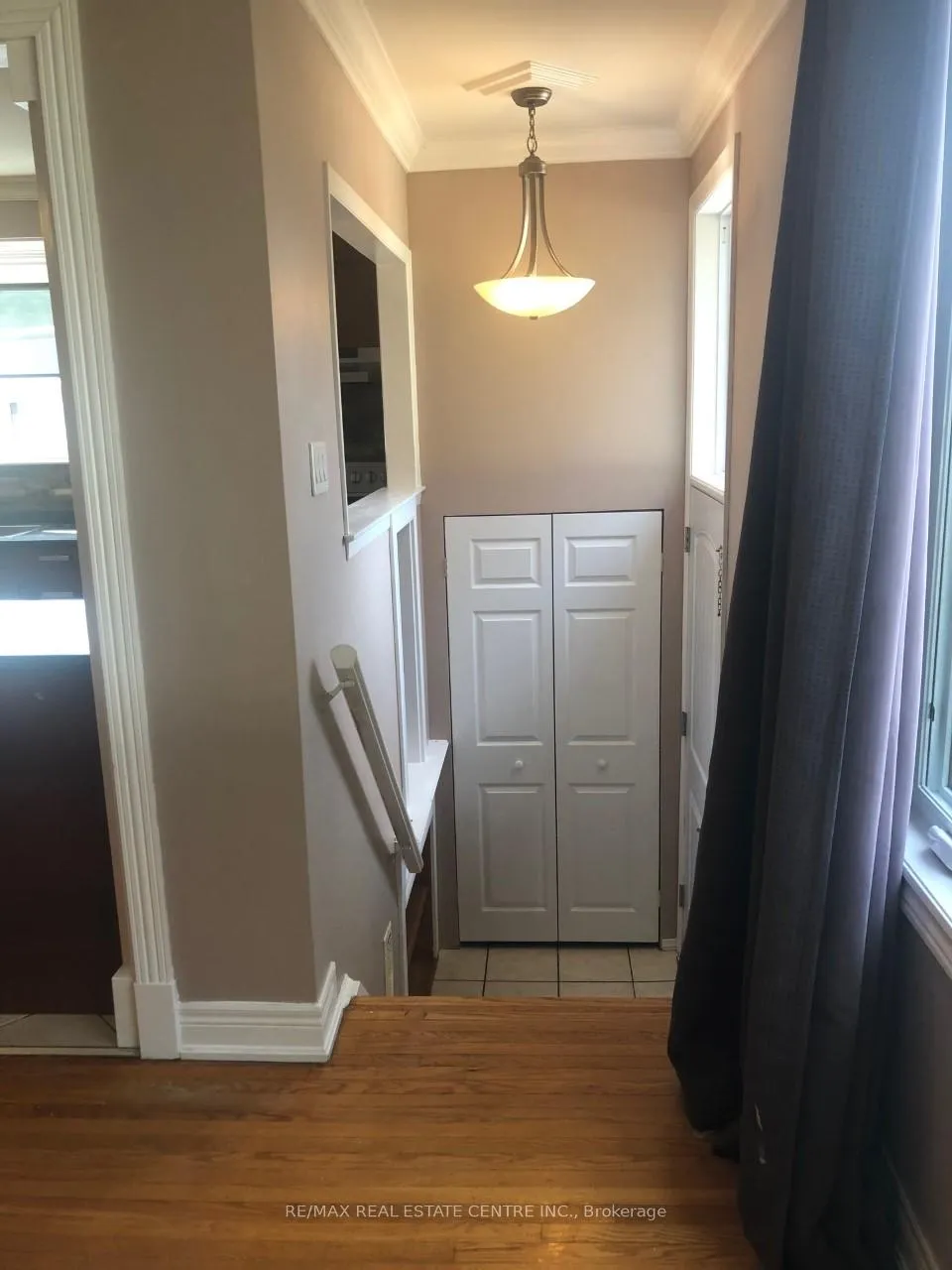 Photo 2 of Unit Main, 34 Langwith Court, Brampton, Brampton South — HOMEH