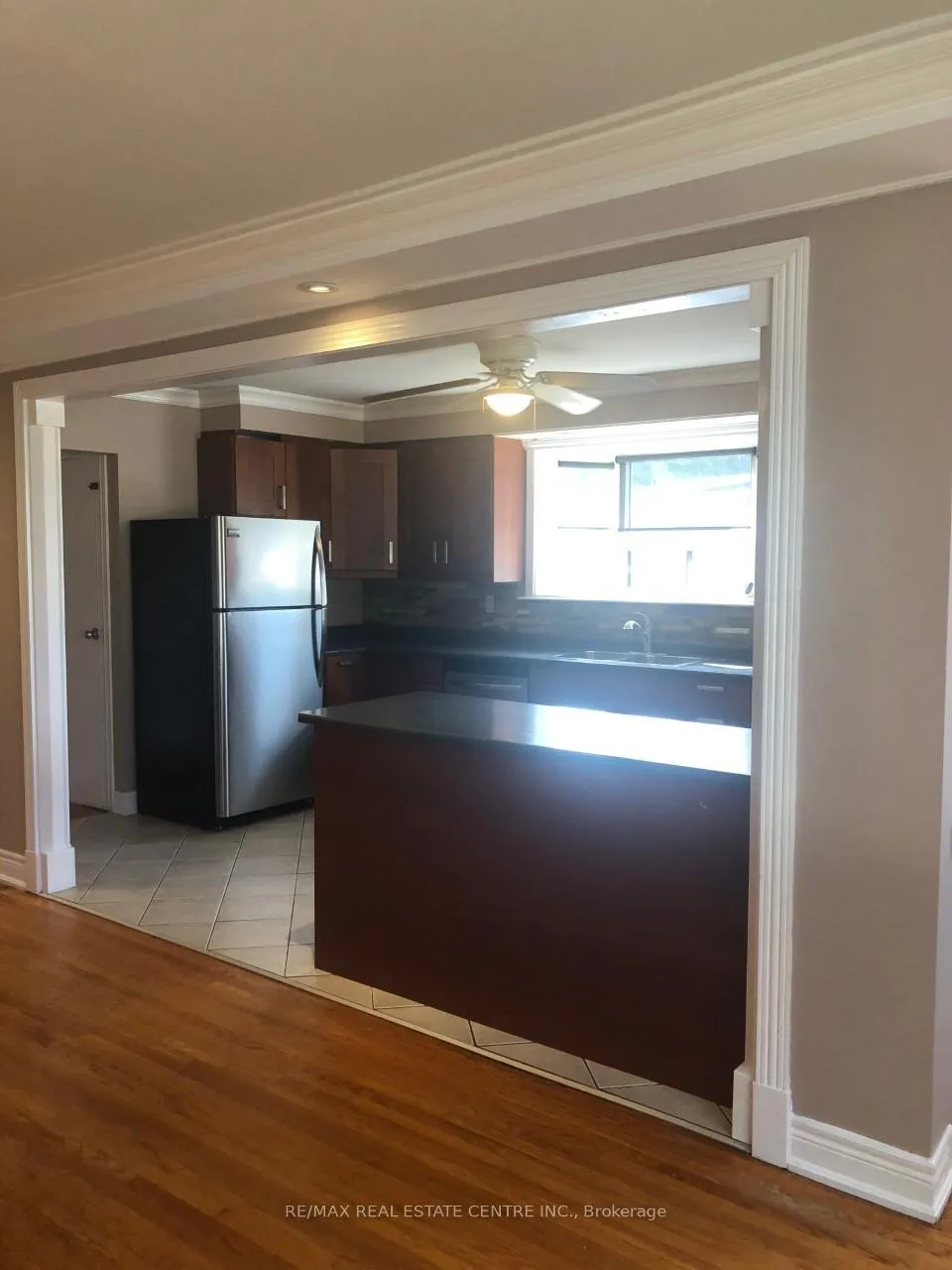 Photo 4 of Unit Main, 34 Langwith Court, Brampton, Brampton South — HOMEH