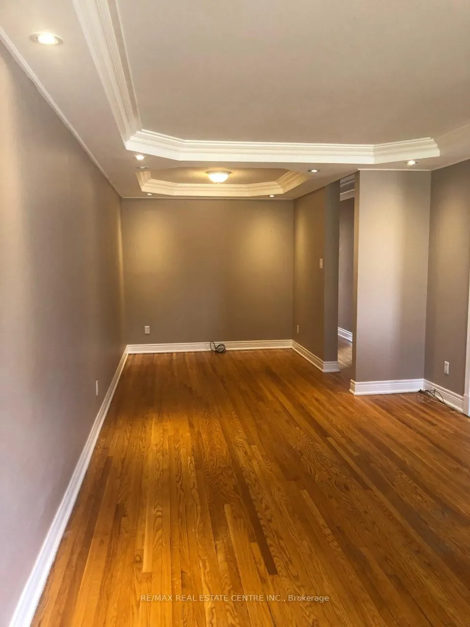 Photo 7 of Unit Main, 34 Langwith Court, Brampton, Brampton South — HOMEH
