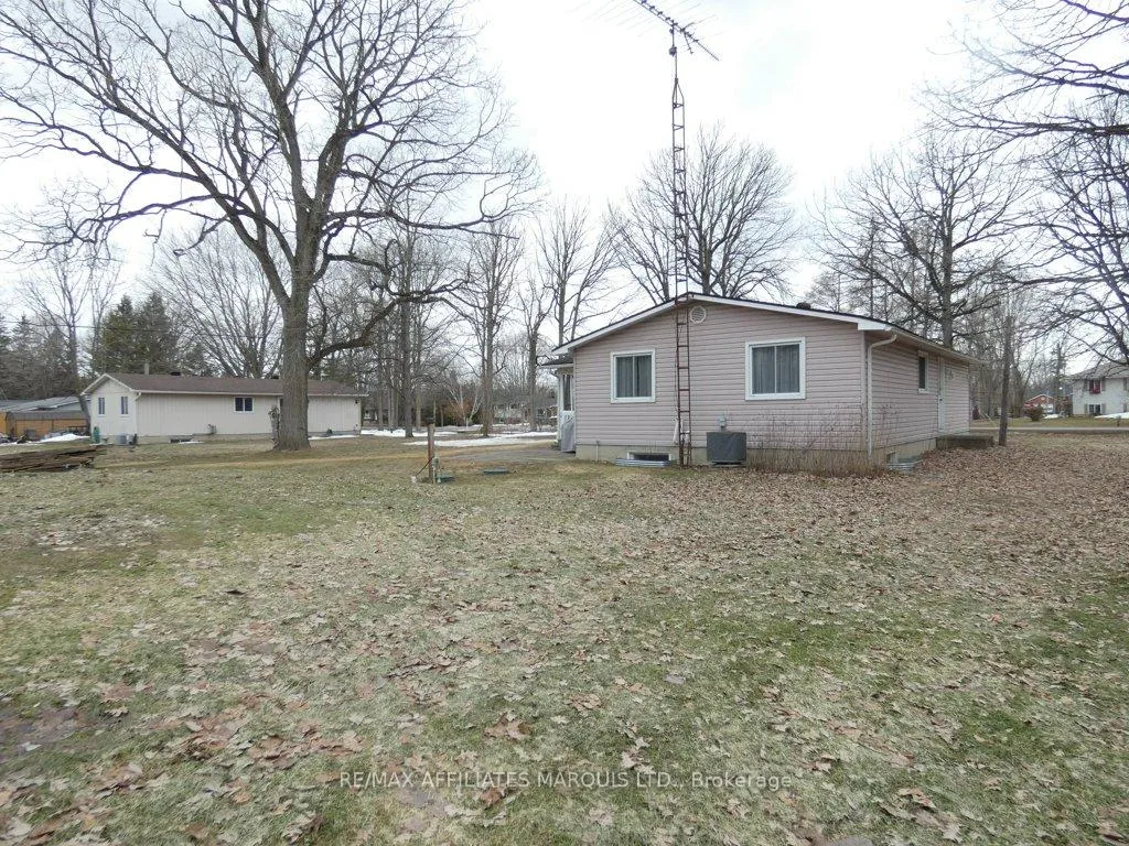Photo 3 of 9 Sutton Drive, Edwardsburgh/Cardinal, Edwardsburgh/Cardinal Twp — HOMEH