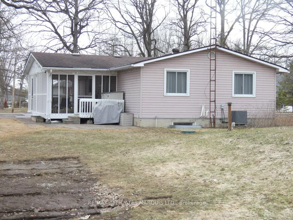 Photo 5 of 9 Sutton Drive, Edwardsburgh/Cardinal, Edwardsburgh/Cardinal Twp — HOMEH