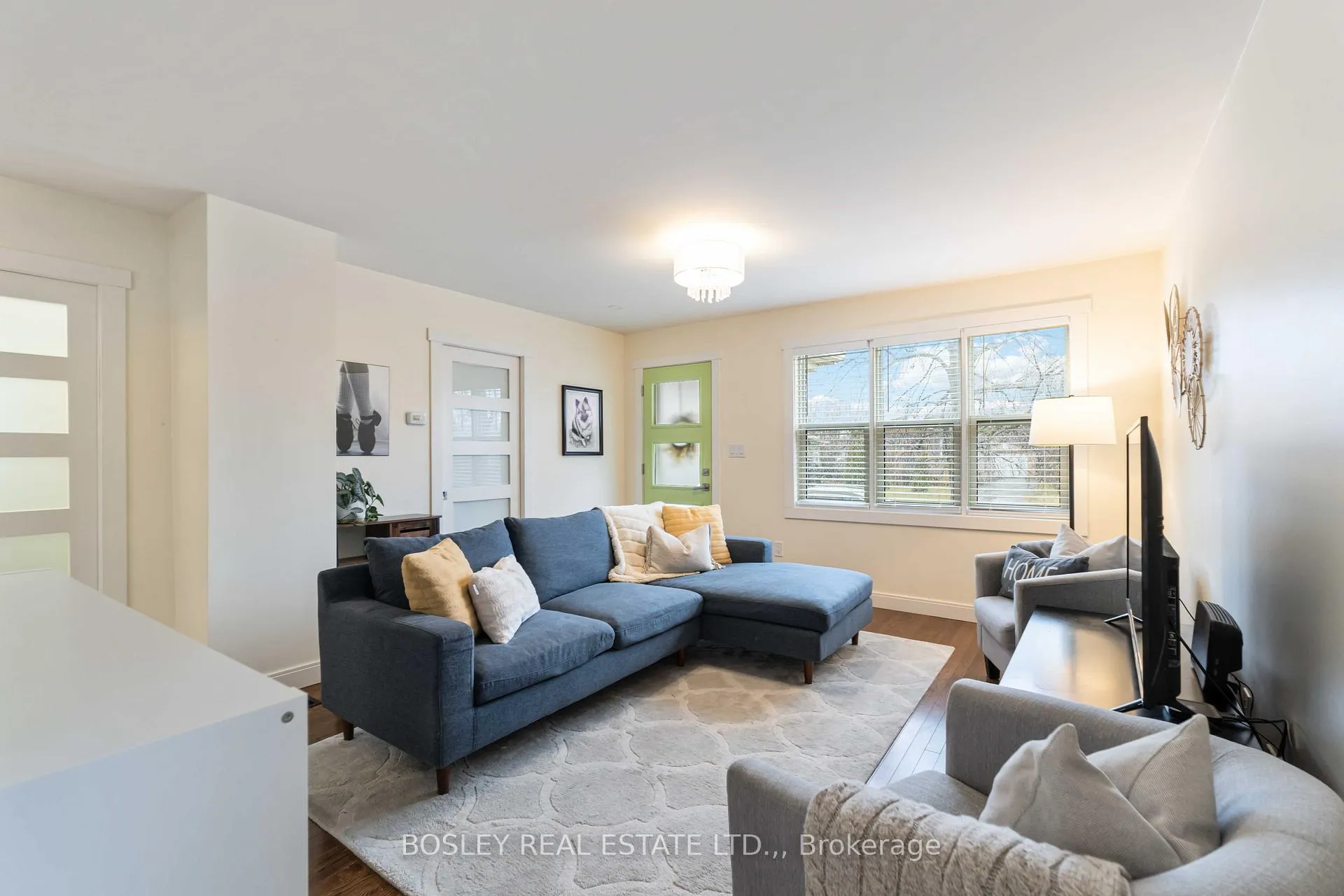 Photo 8 of 51 Merigold Street, St. Catharines, Western Hill — HOMEH