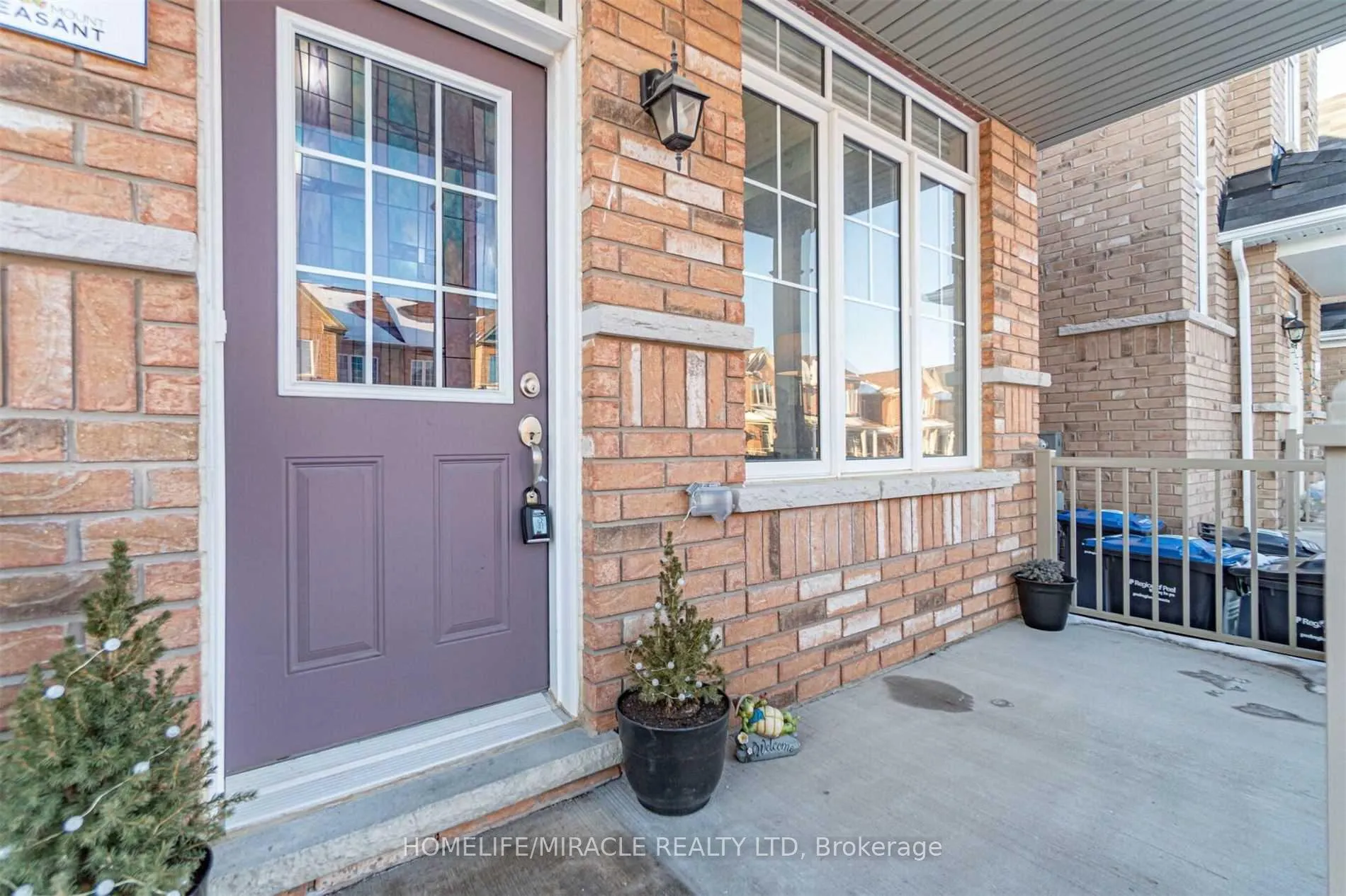 Photo 3 of 17 Truro Circle, Brampton, Northwest Brampton — HOMEH