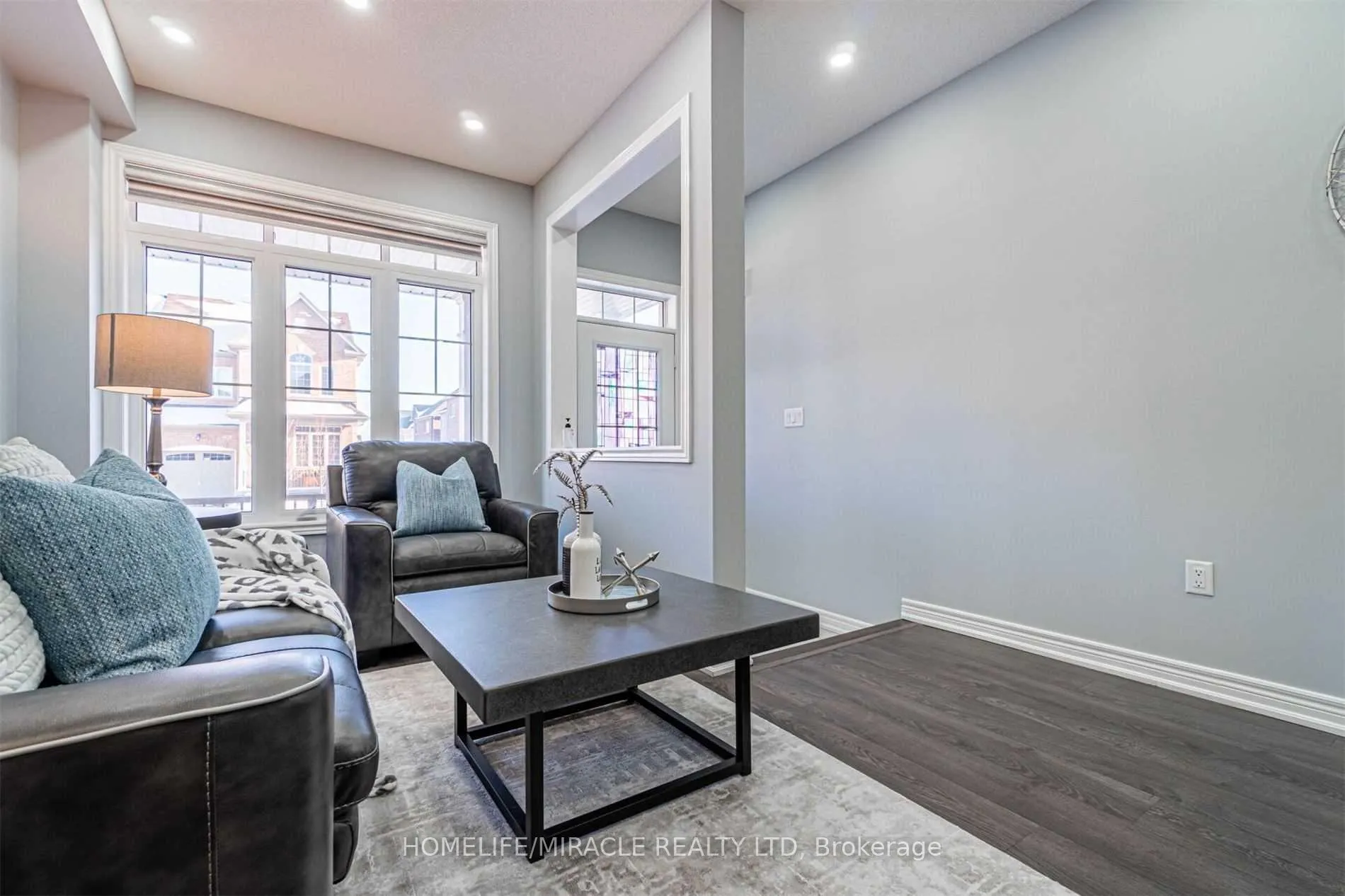 Photo 7 of 17 Truro Circle, Brampton, Northwest Brampton — HOMEH