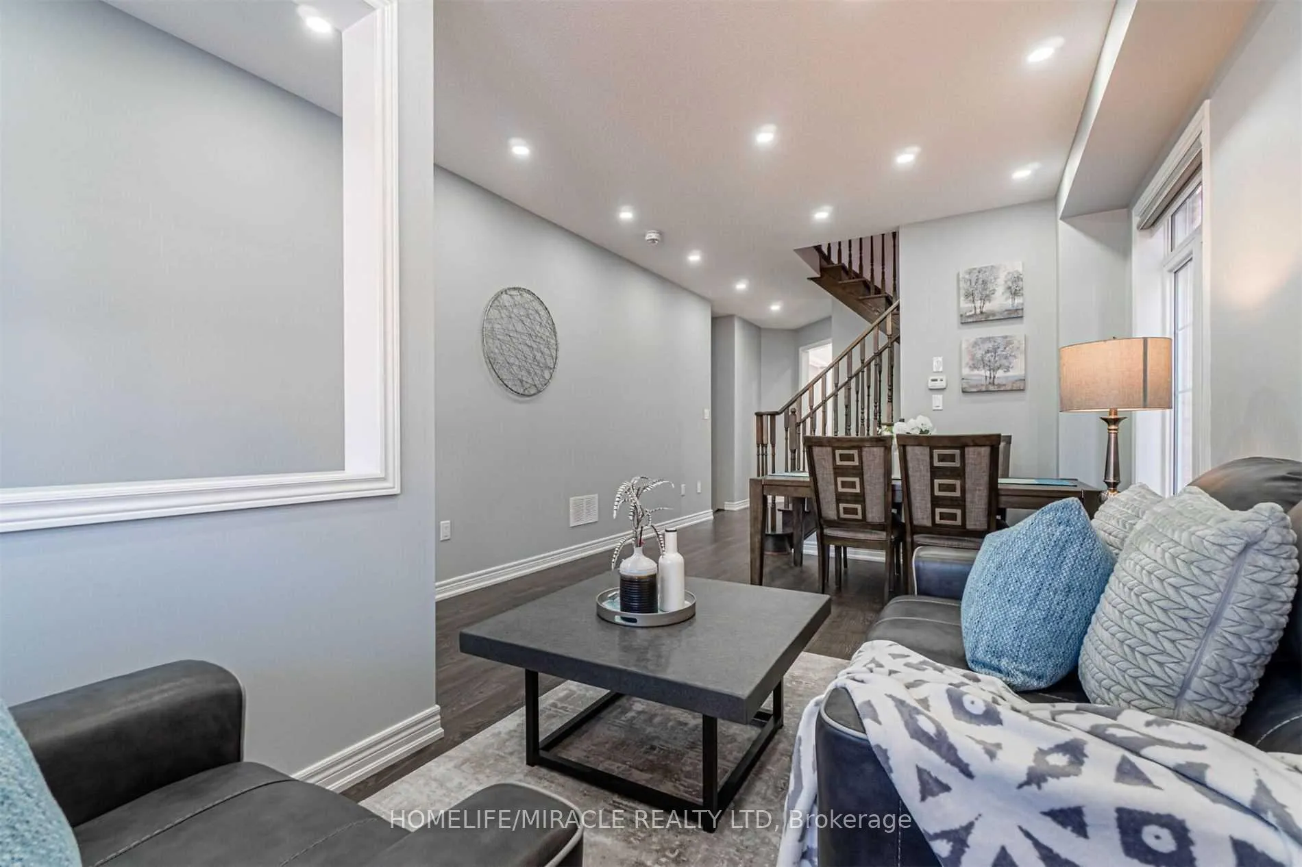 Photo 10 of 17 Truro Circle, Brampton, Northwest Brampton — HOMEH