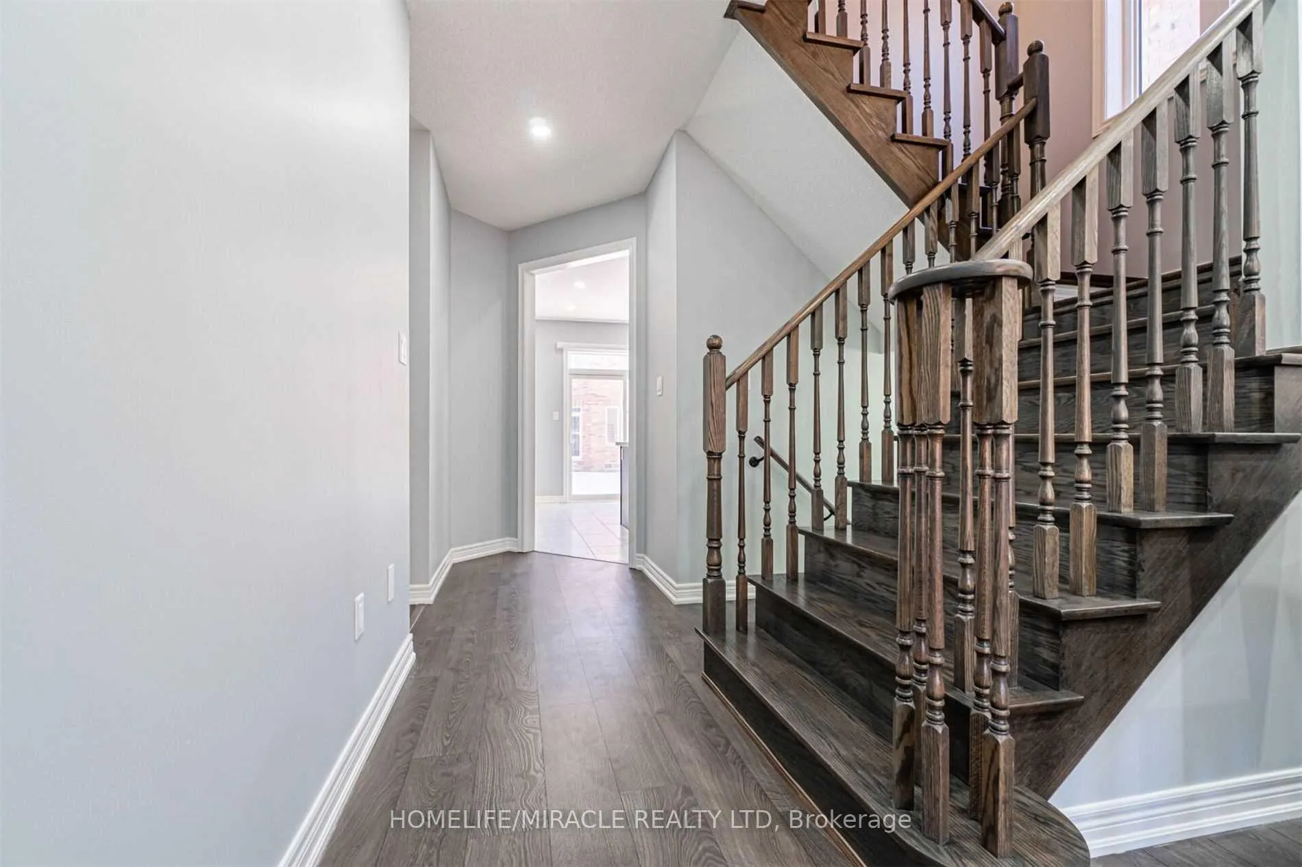 Photo 21 of 17 Truro Circle, Brampton, Northwest Brampton — HOMEH
