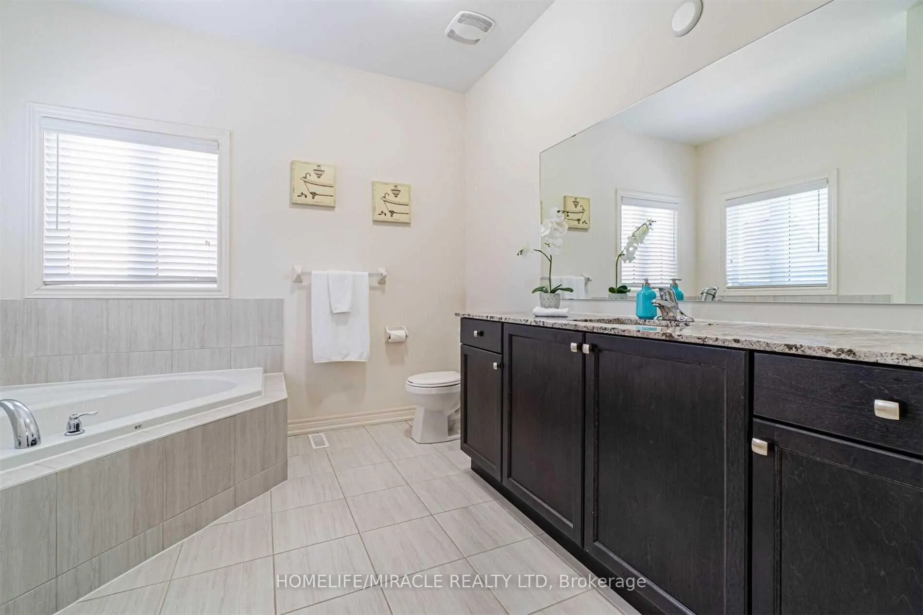 Photo 29 of 17 Truro Circle, Brampton, Northwest Brampton — HOMEH