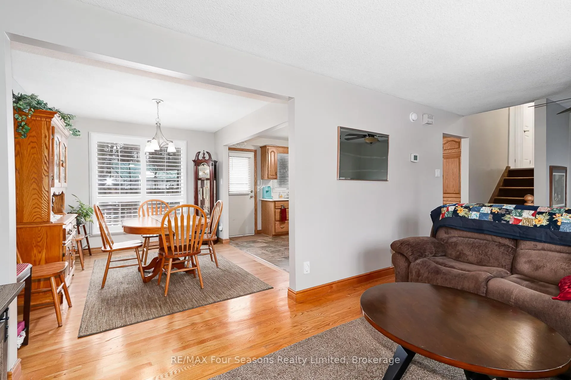 Photo 9 of 218 Datas Drive, Clearview, Stayner — HOMEH
