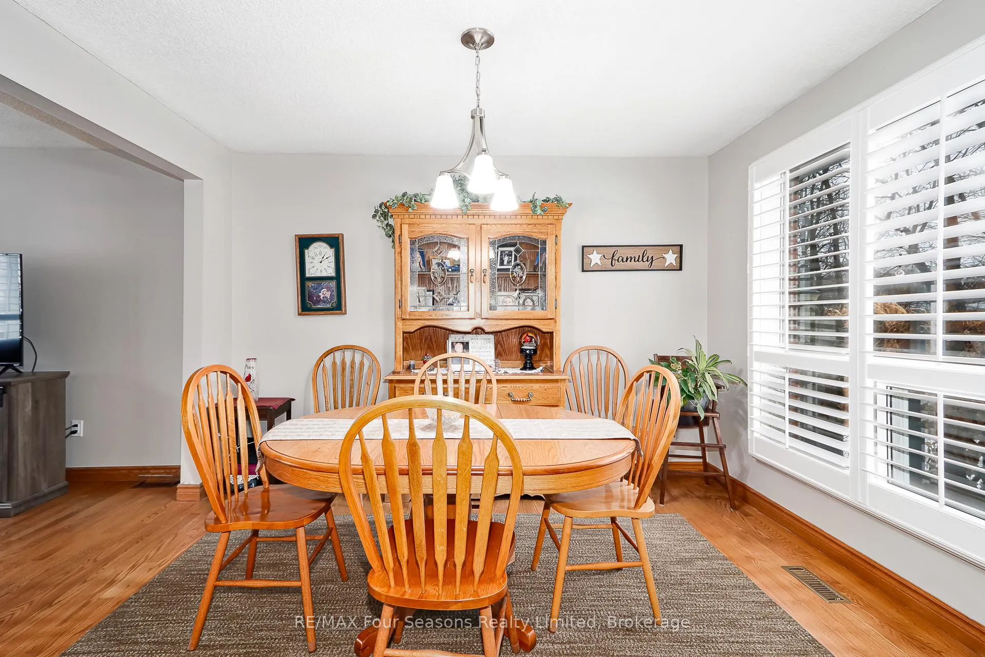 Photo 10 of 218 Datas Drive, Clearview, Stayner — HOMEH