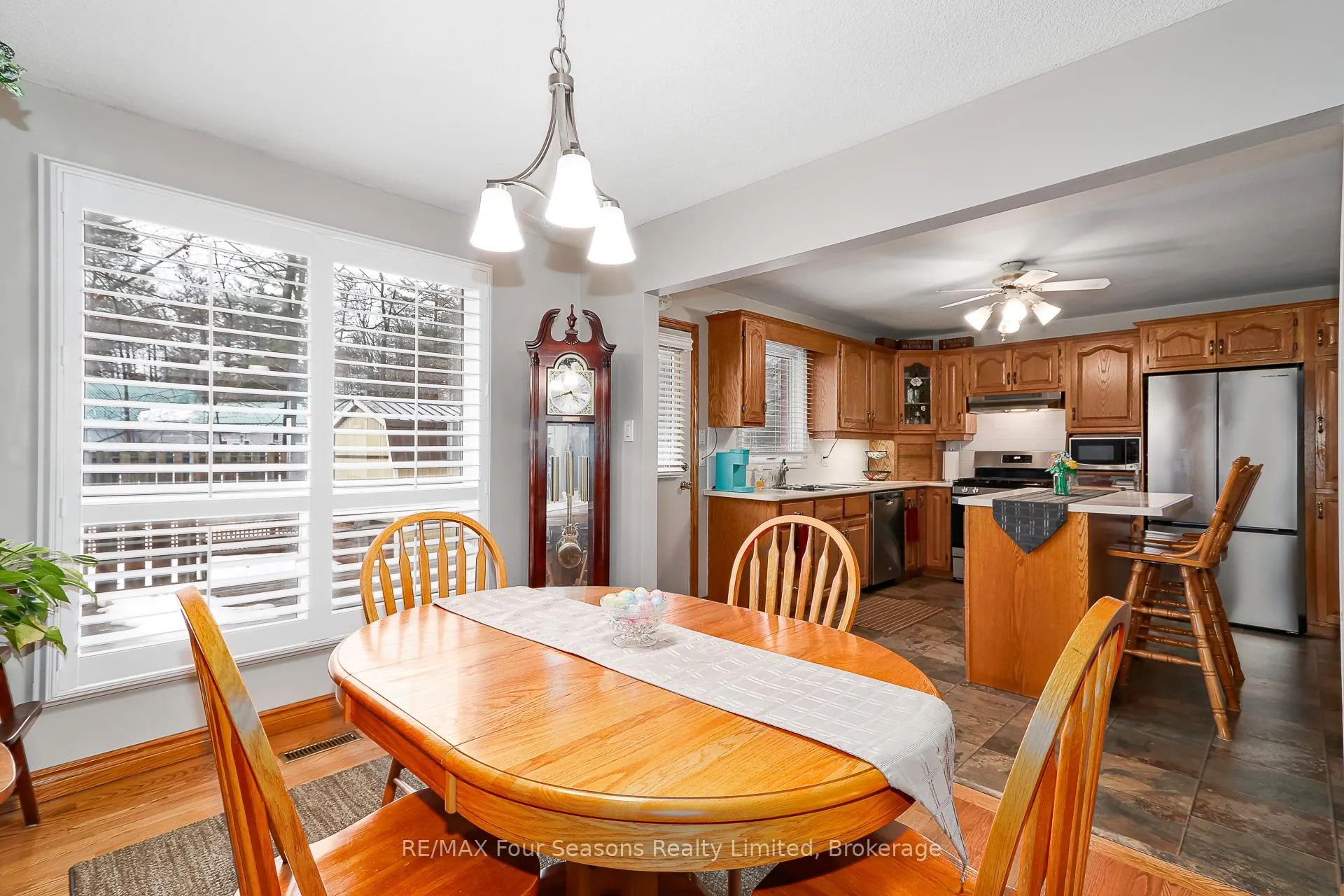 Photo 13 of 218 Datas Drive, Clearview, Stayner — HOMEH