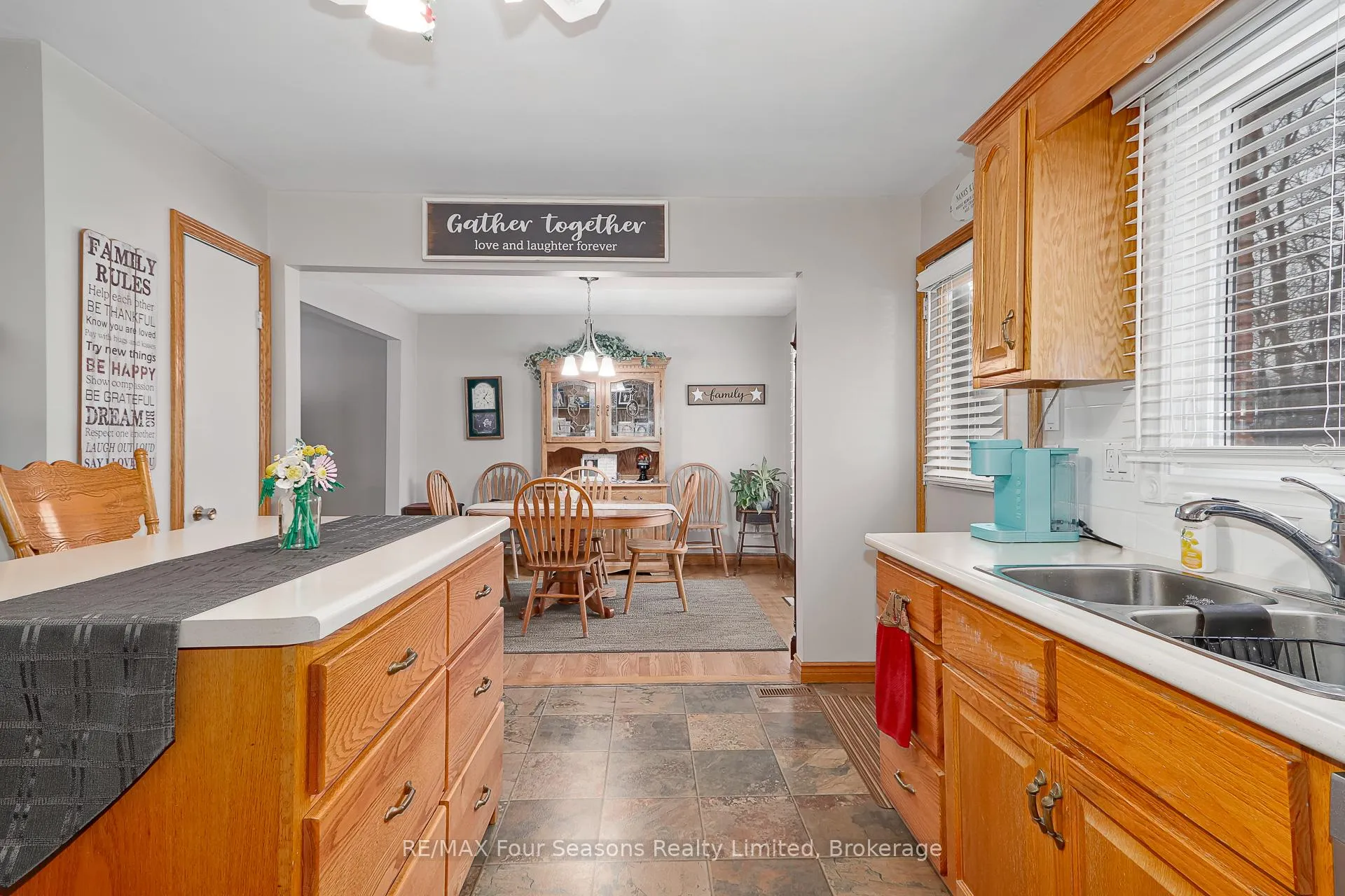 Photo 15 of 218 Datas Drive, Clearview, Stayner — HOMEH