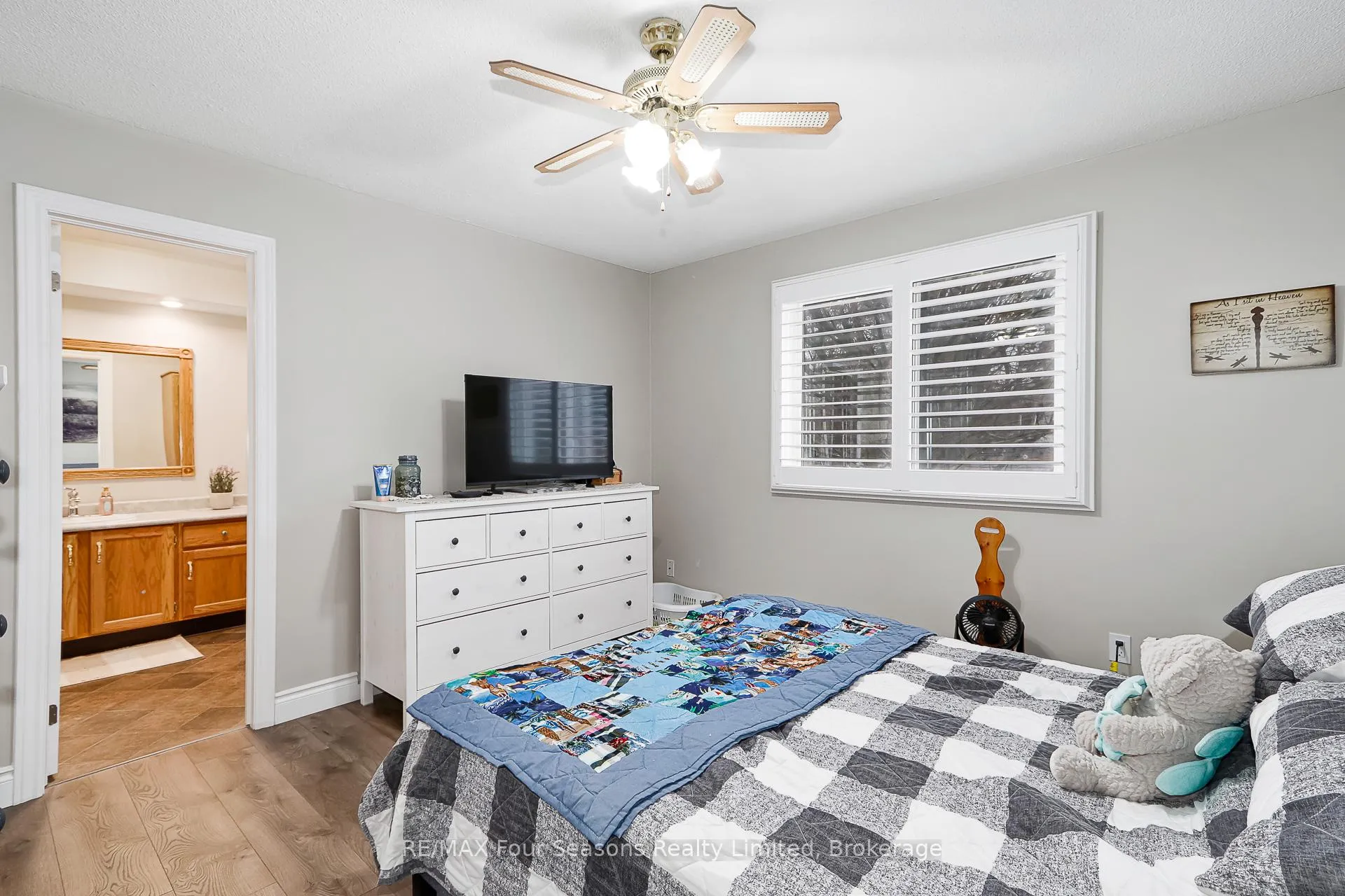 Photo 18 of 218 Datas Drive, Clearview, Stayner — HOMEH