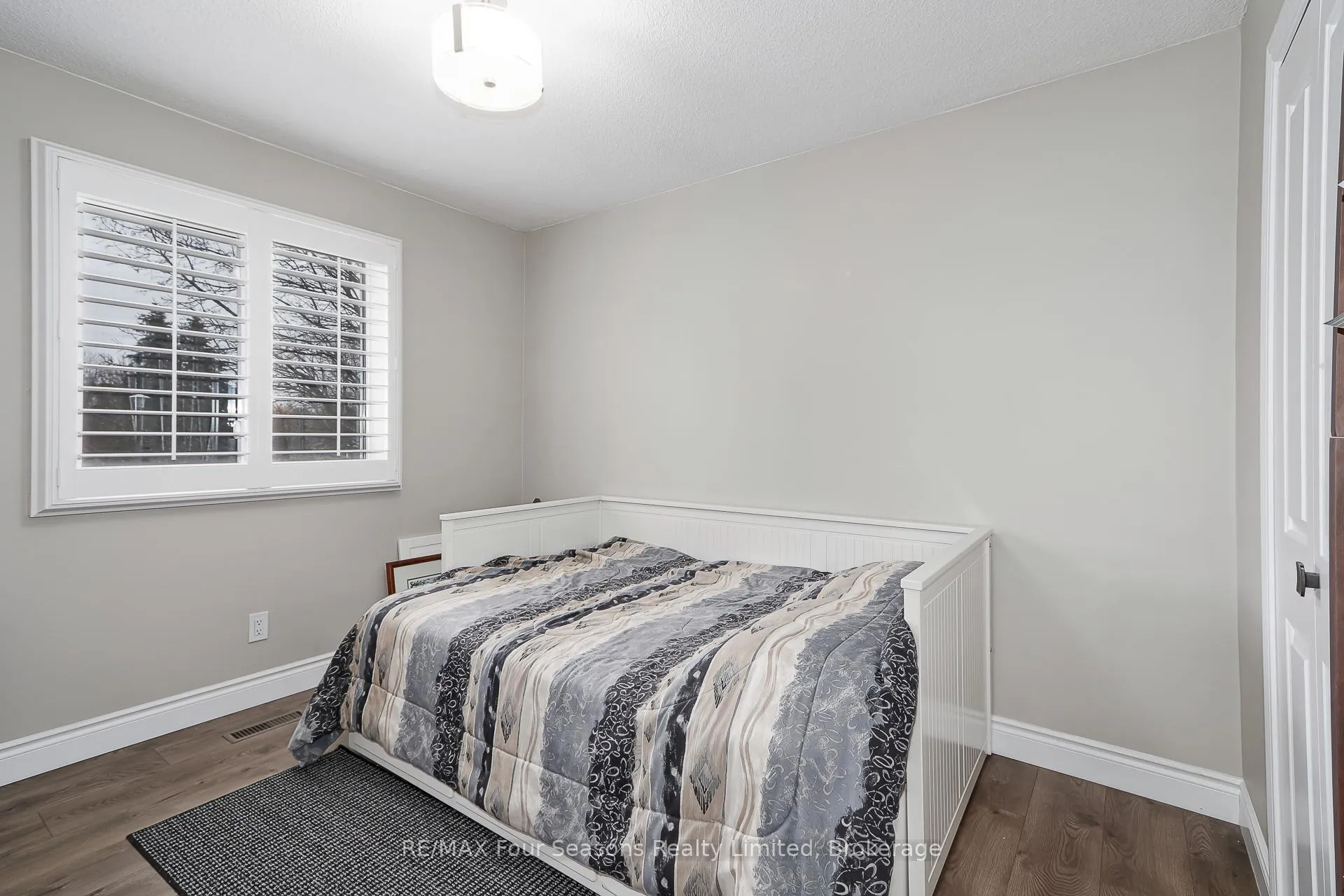 Photo 25 of 218 Datas Drive, Clearview, Stayner — HOMEH