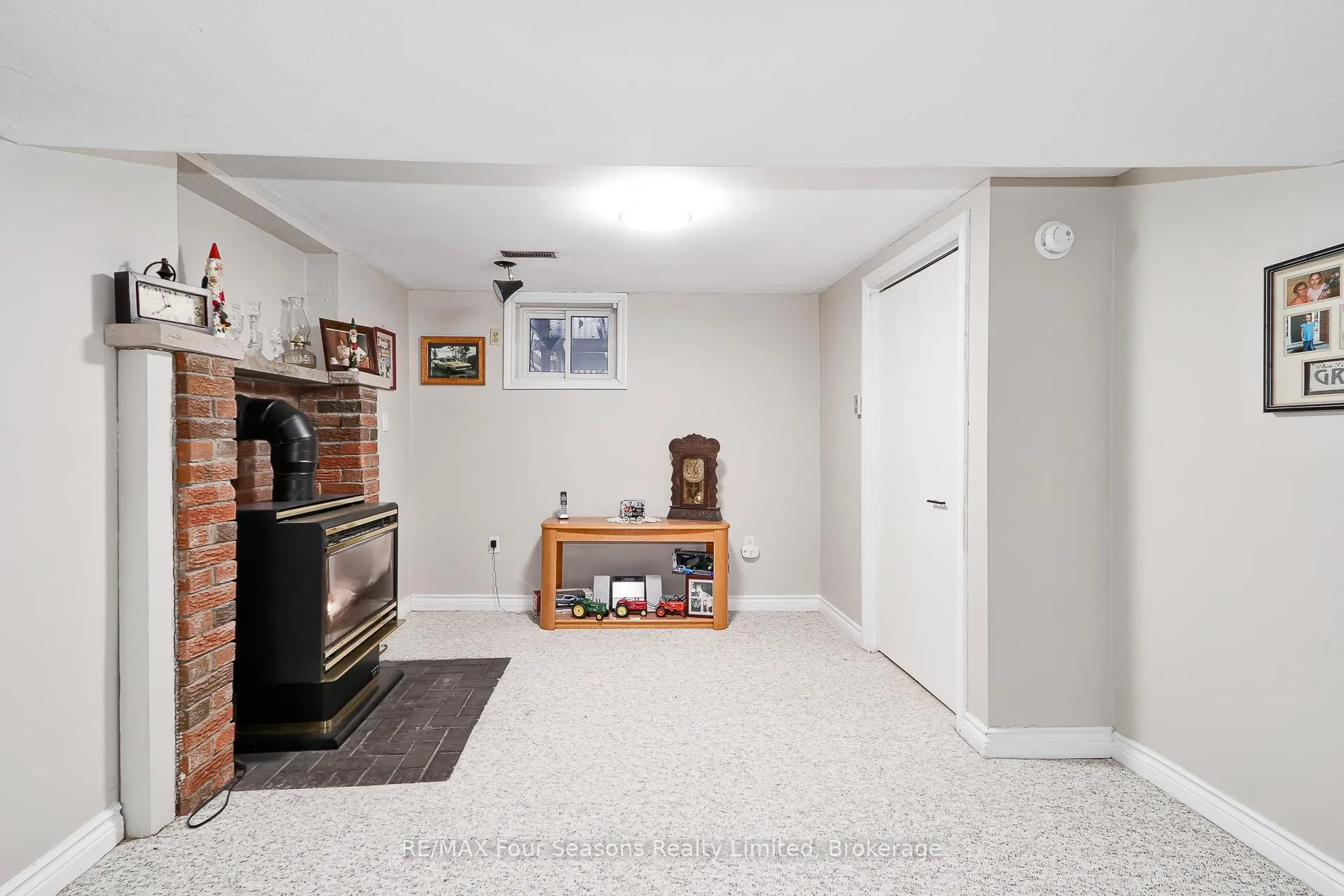 Photo 28 of 218 Datas Drive, Clearview, Stayner — HOMEH