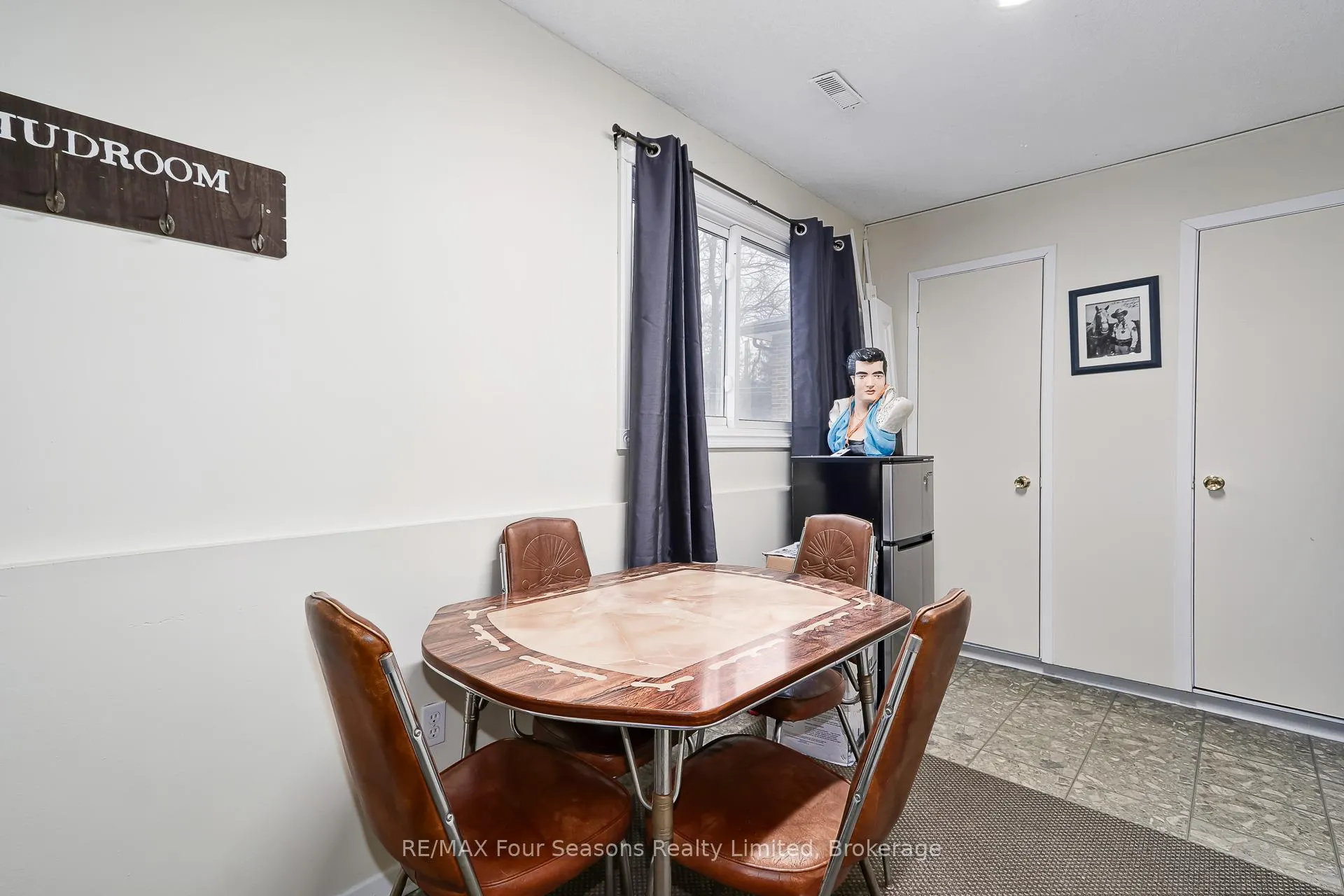 Photo 35 of 218 Datas Drive, Clearview, Stayner — HOMEH