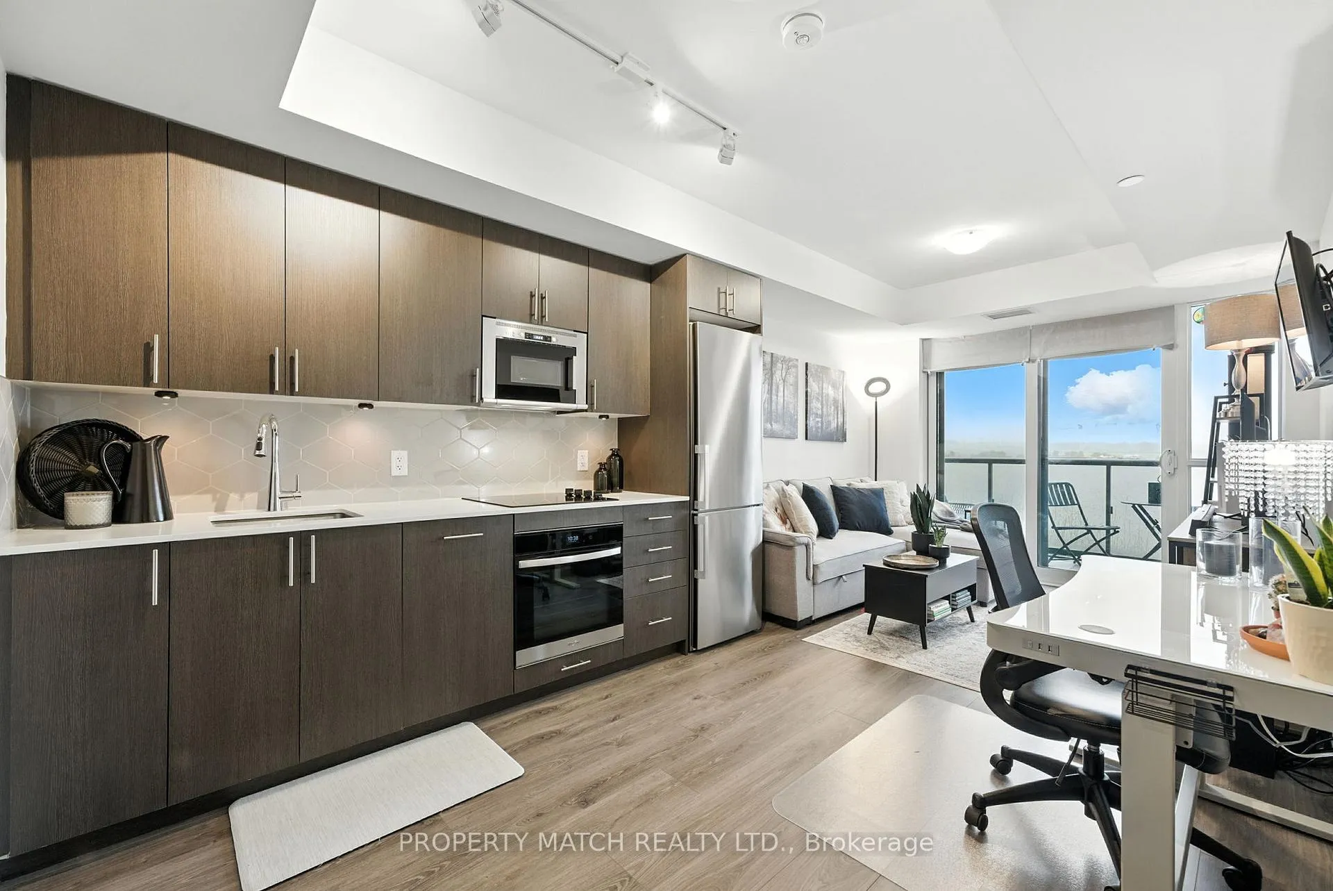 Photo 6 of Unit 802, 2545 Simcoe Street N, Oshawa, Windfields — HOMEH