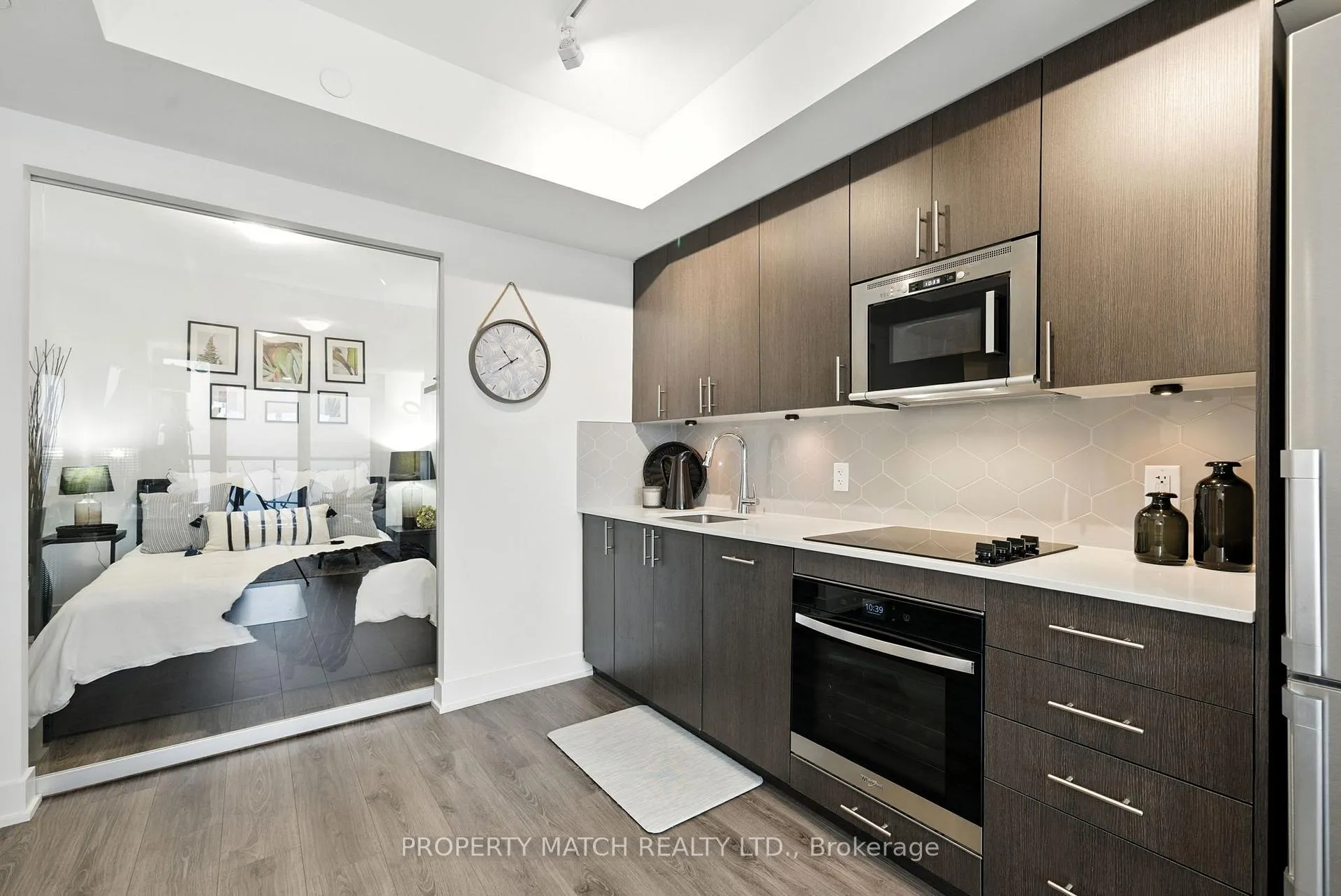 Photo 8 of Unit 802, 2545 Simcoe Street N, Oshawa, Windfields — HOMEH