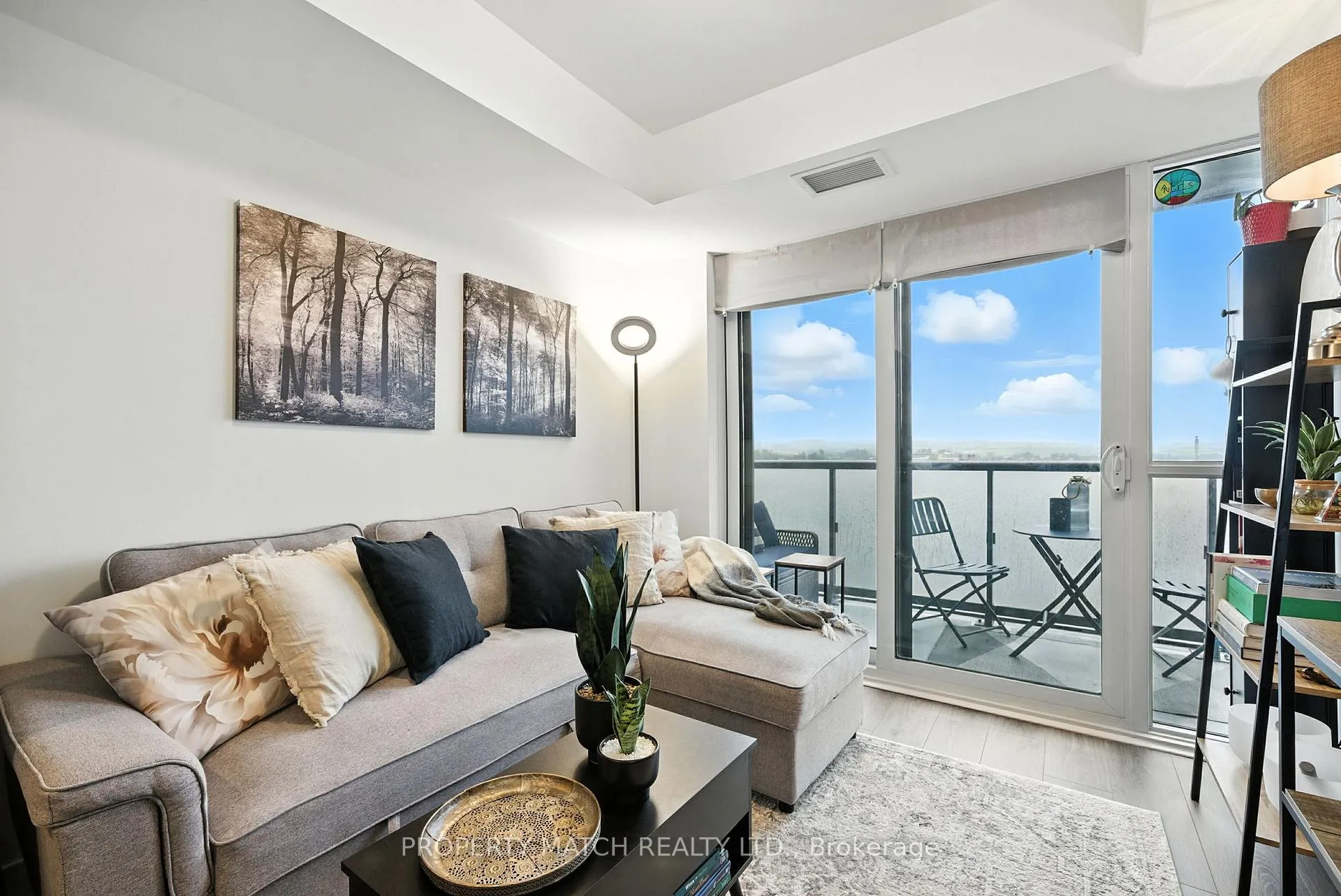 Photo 11 of Unit 802, 2545 Simcoe Street N, Oshawa, Windfields — HOMEH